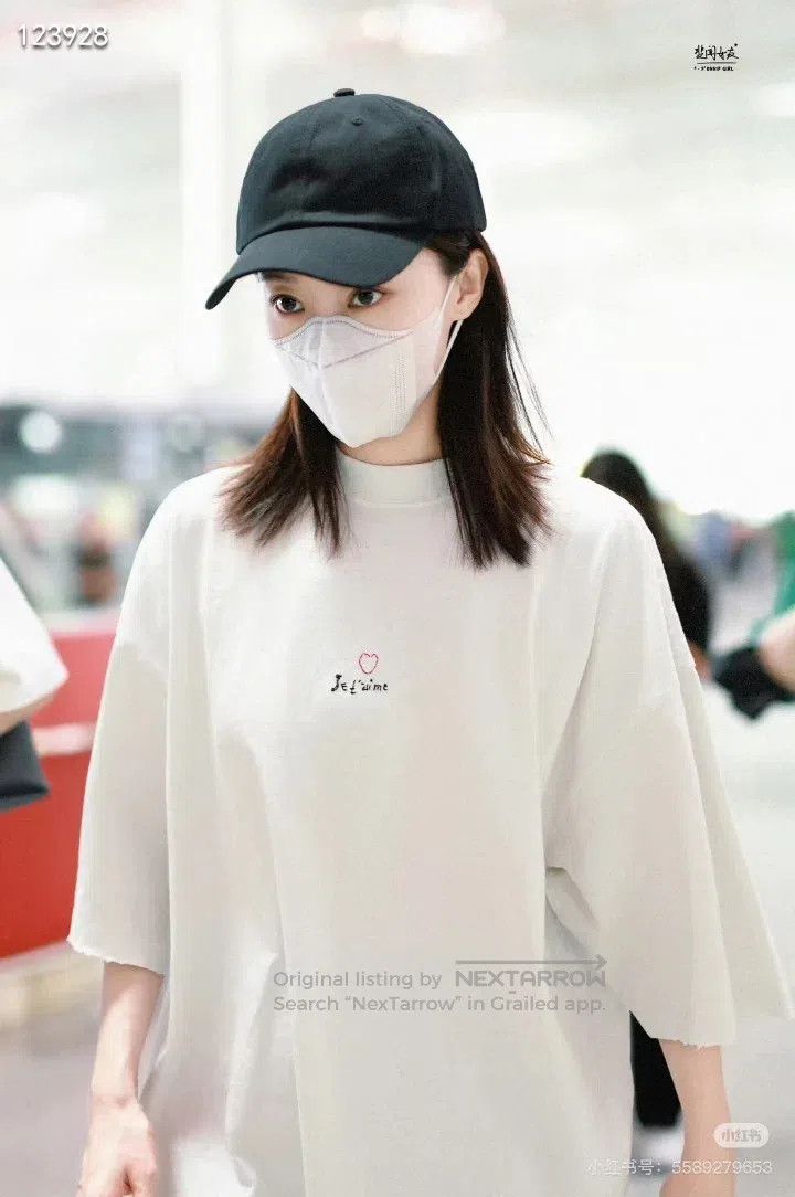 Balenciaga Balenciaga T-Shirt, Size S Size S / US 4 / IT 40 - 6 Thumbnail