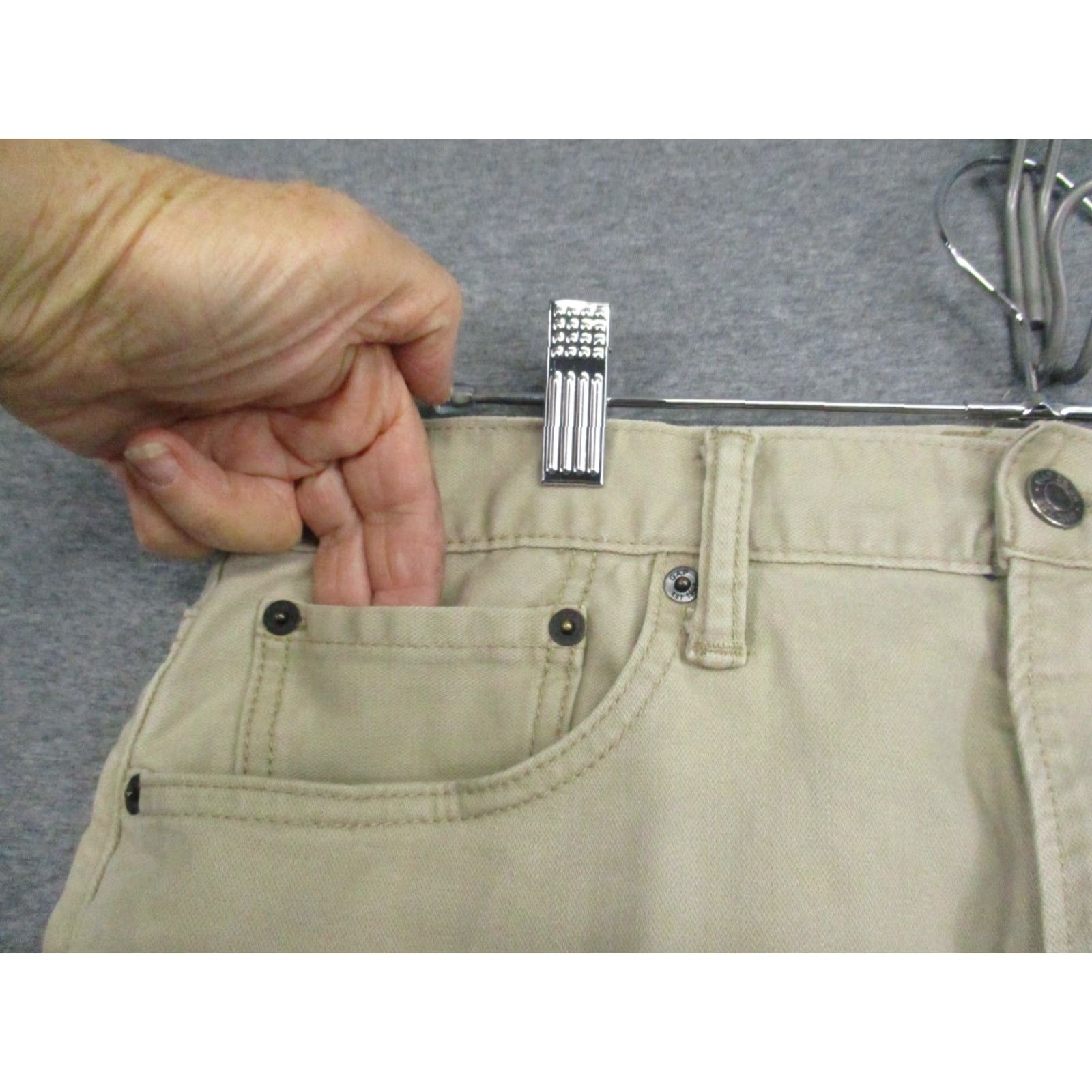 Gap VINTAGE Gap 1969 Pants Mens 30x30 Khaki Tan Chino Slim Fit Straight Leg 100% Cotton Logo Size US 30 / EU 46 - 4 Thumbnail
