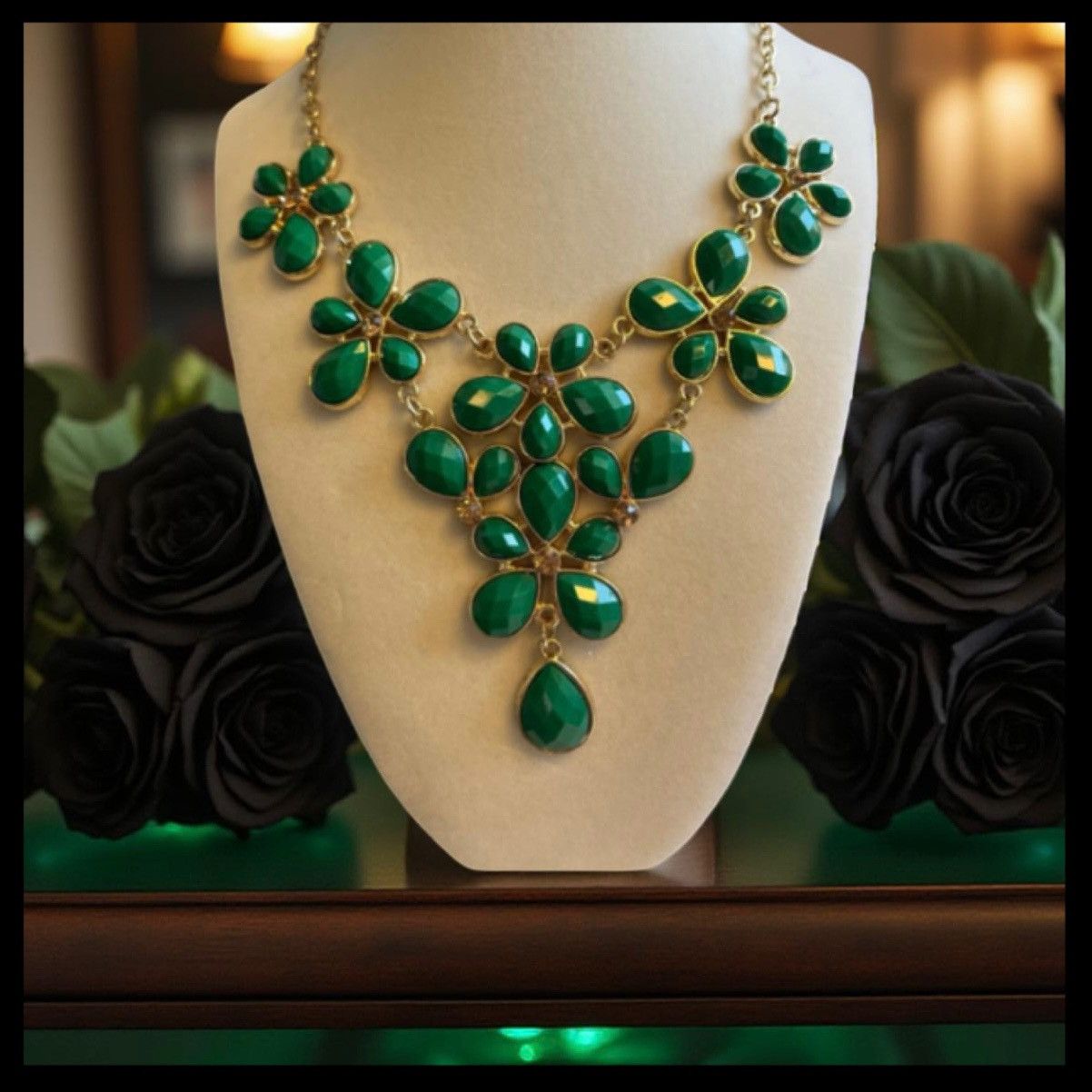Other Elegant Gold and Green Floral Necklace Size ONE SIZE - 2 Thumbnail