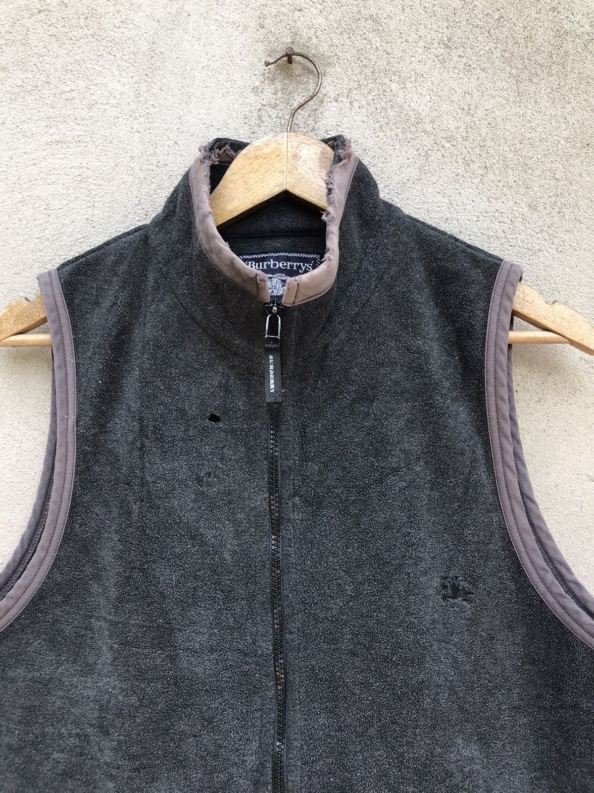 Burberry VINTAGE 90s BURBERRY SLEEVELESS JACKET Size US S / EU 44-46 / 1 - 4 Thumbnail