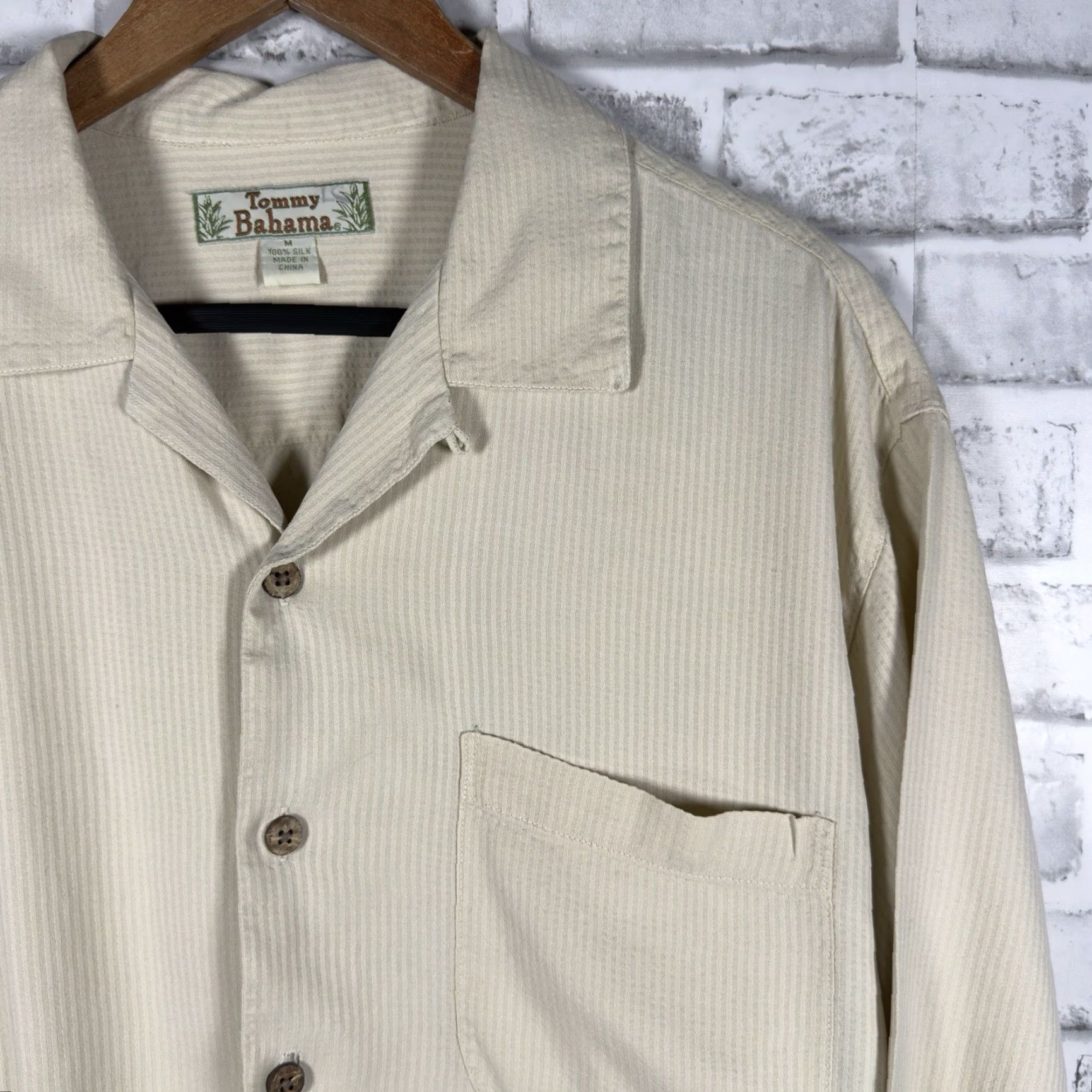 Tommy Bahama VINTAGE Tommy Bahama Hawaiian Shirt Mens M Silk Short Sleeve Beige Button-Up - 100% Silk, Regular Size, Hawaii Theme, Casual Menswear Size US M / EU 48-50 / 2 - 2 Thumbnail