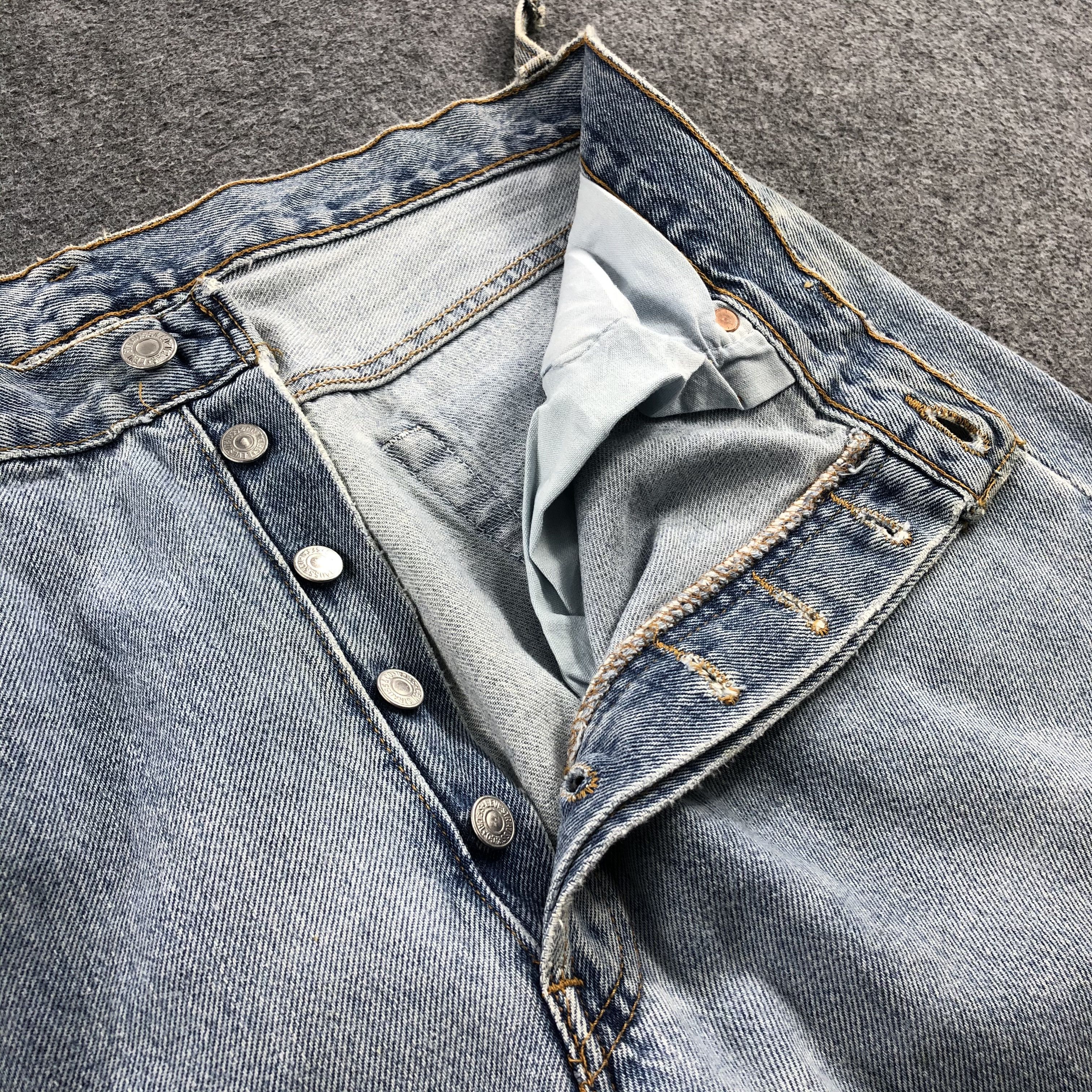 Levi's Vintage 90s Light Wash Levis 501 Jeans-JM1350 Size US 35 - 9 Thumbnail