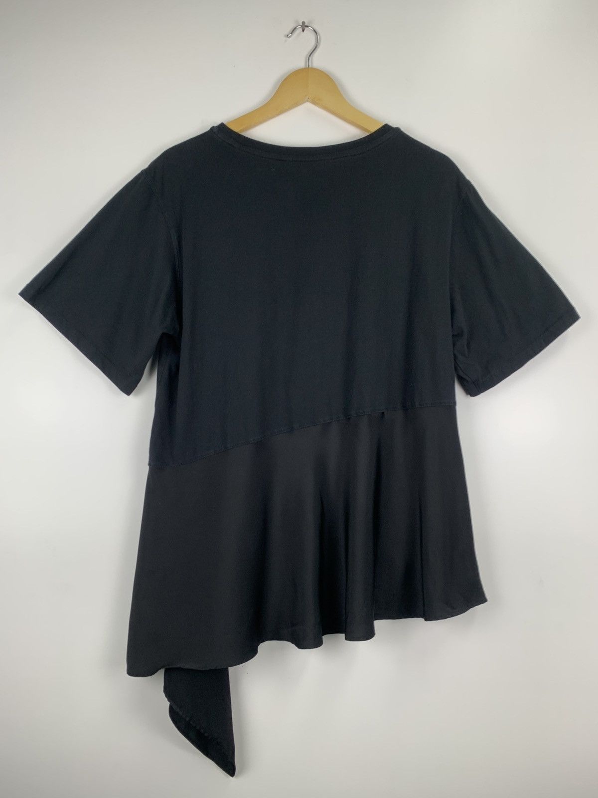 JW Anderson × Uniqlo JW Anderson Uniqlo nice design tee Size XXL / US 16-18 / IT 52-54 - 10 Thumbnail