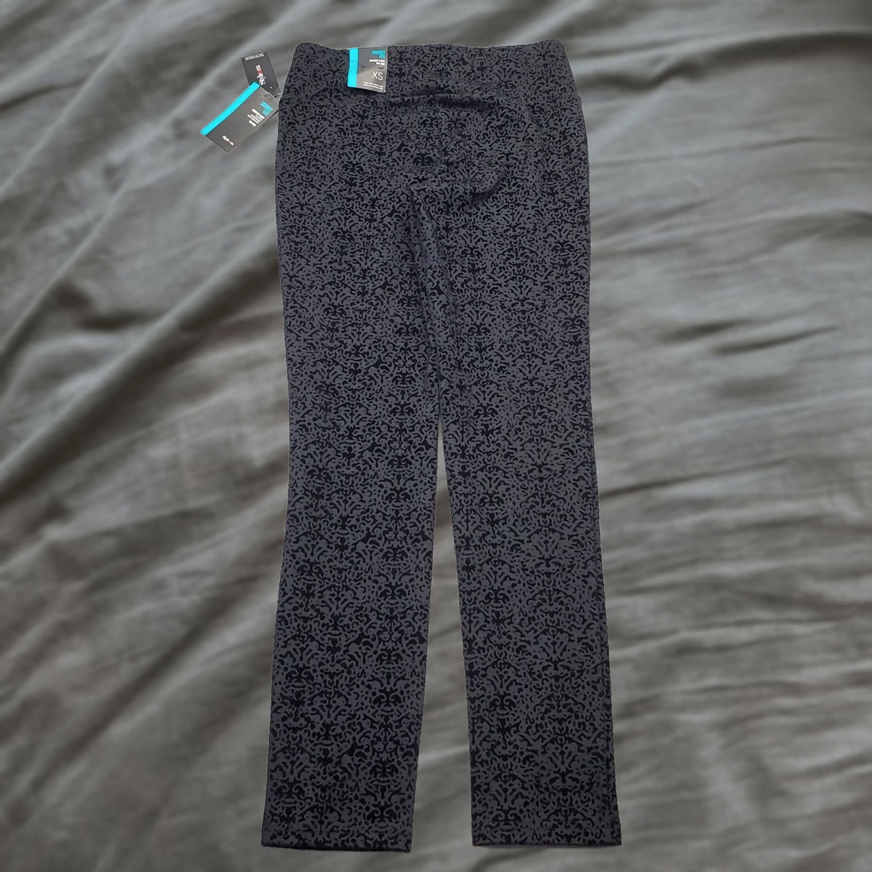 Vintage Style&co. Pants Womens XS Black Burnout Damask Comfort Stretch Mid Rise Skinny Size 26" / US 2 / IT 38 - 1 Thumbnail