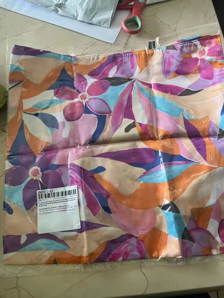 Japanese Brand ✨Elegant Bandana Square Scarf Silky Satin Print Size ONE SIZE - 3 Thumbnail