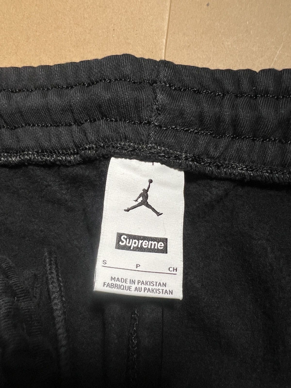 Jordan Brand × Supreme SUPREME JORDAN SWEATPANTS SMALL Size US 30 / EU 46 - 7 Thumbnail