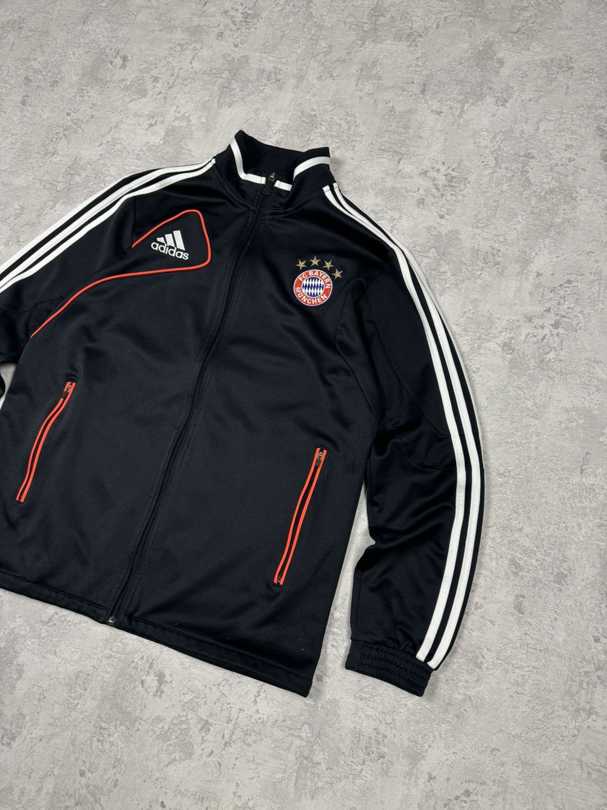 Adidas Vintage Adidas Bayern Munchen 2012 Track Jacket Size M Size US M / EU 48-50 / 2 - 3 Thumbnail