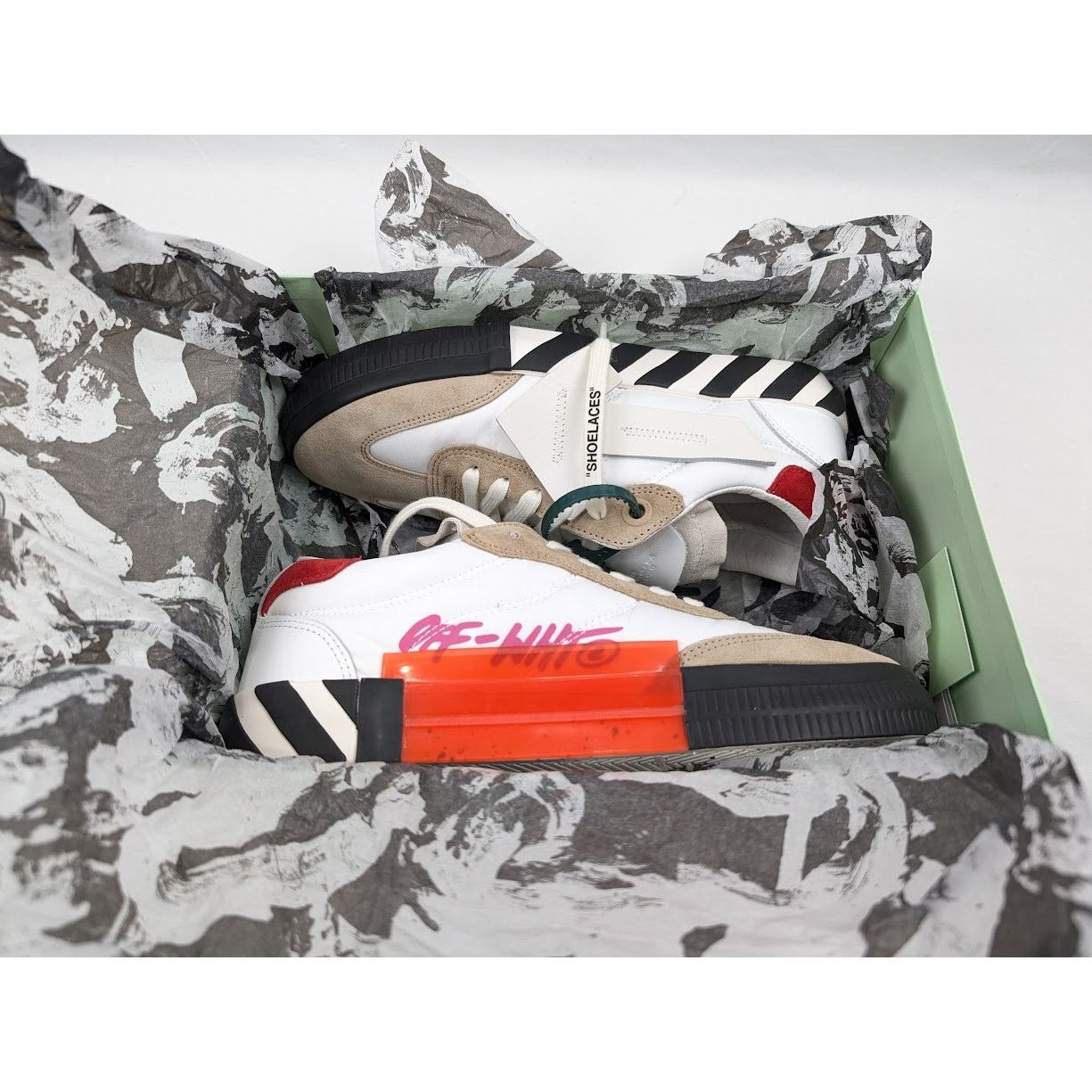 Off-White o1rshd1 New Low Vulcanized Sneakers in White/Beige Size US 8 / EU 41 - 22 Thumbnail