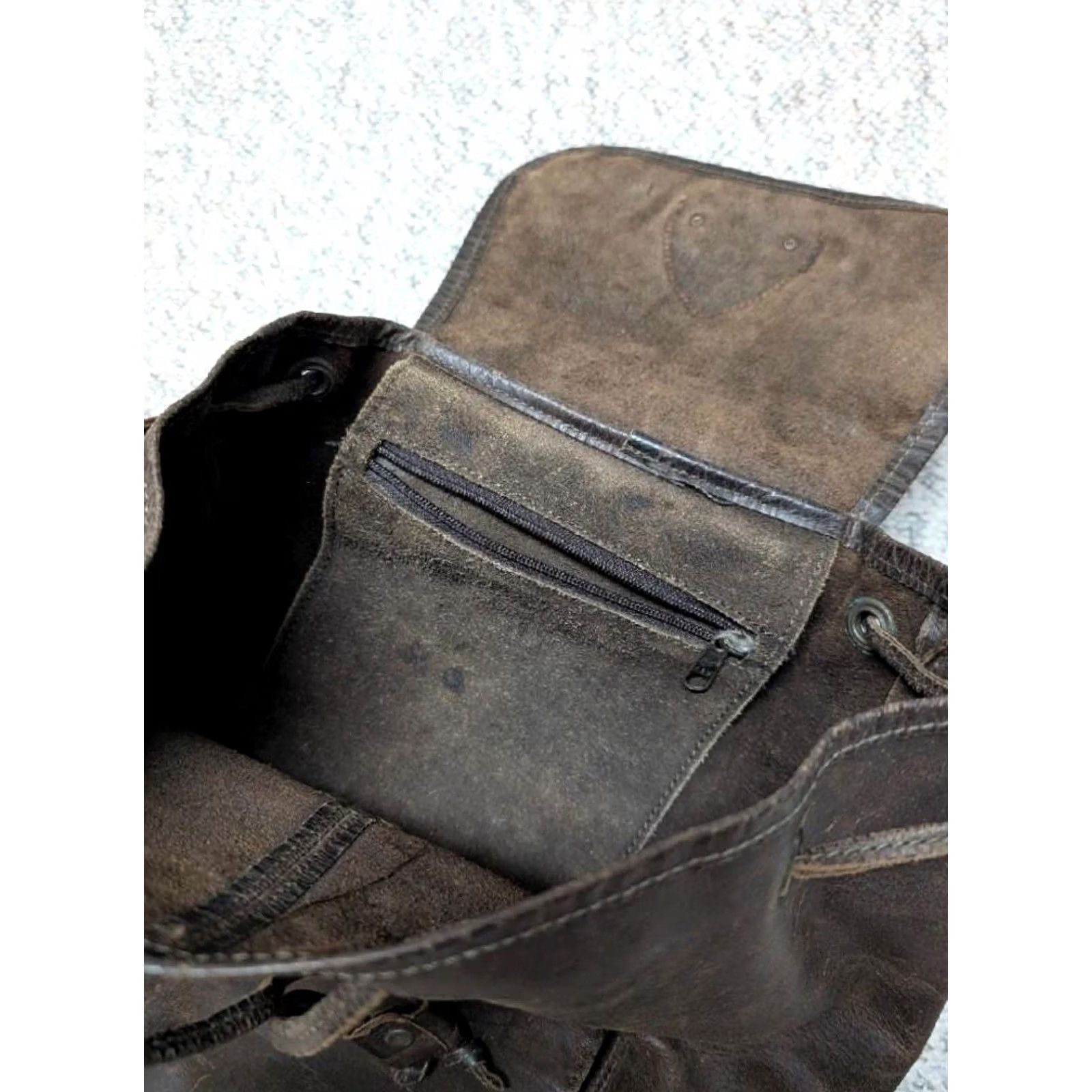 Ocean Pacific VINTAGE Ocean Pacific backpack OP brown leather cowhide bag 1990s medium unisex adults Size ONE SIZE - 4 Thumbnail