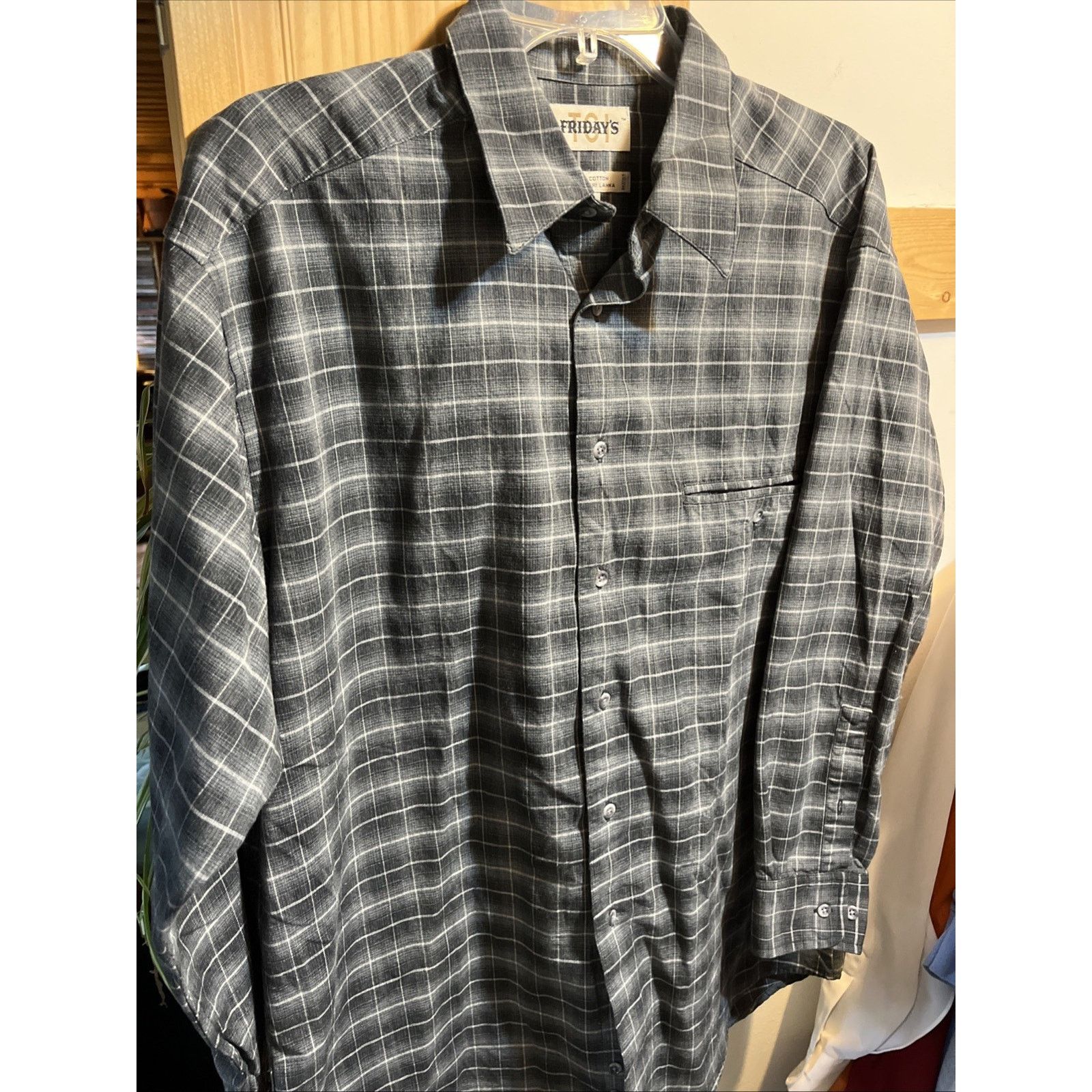 Other TGI Fridays Button Up Shirt Men’s 16 32/33 Gray Plaid Cotton Size US L / EU 52-54 / 3 - 2 Thumbnail