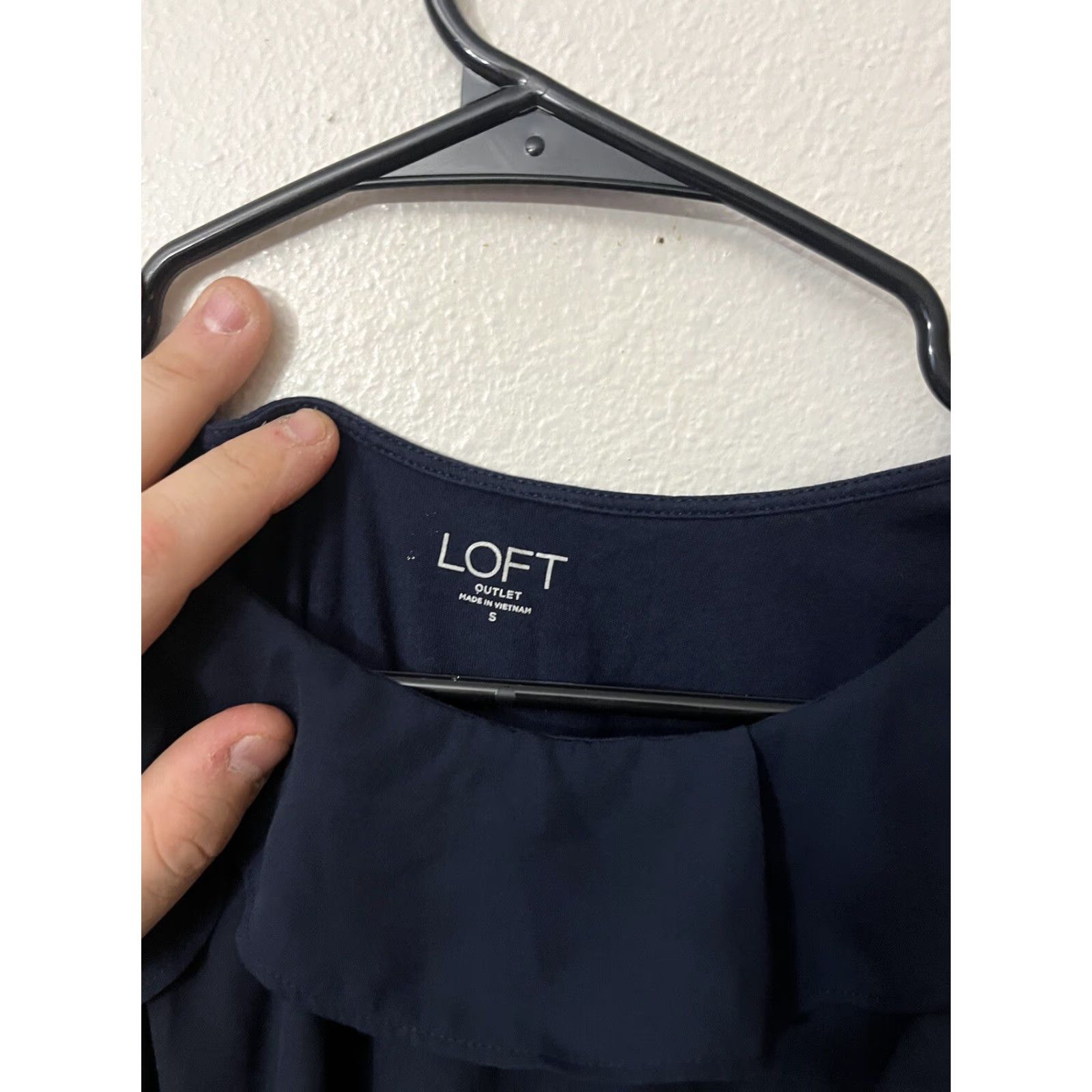 Ann Taylor LOFT Ann Taylor Navy Blue Solid Sleeveless Tank Blouse Size Small Cotton? Size S / US 4 / IT 40 - 2 Thumbnail