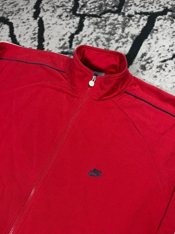 Nike Vintage Nike track jacket red L swoosh zip hoodie Size US L / EU 52-54 / 3 - 3 Thumbnail