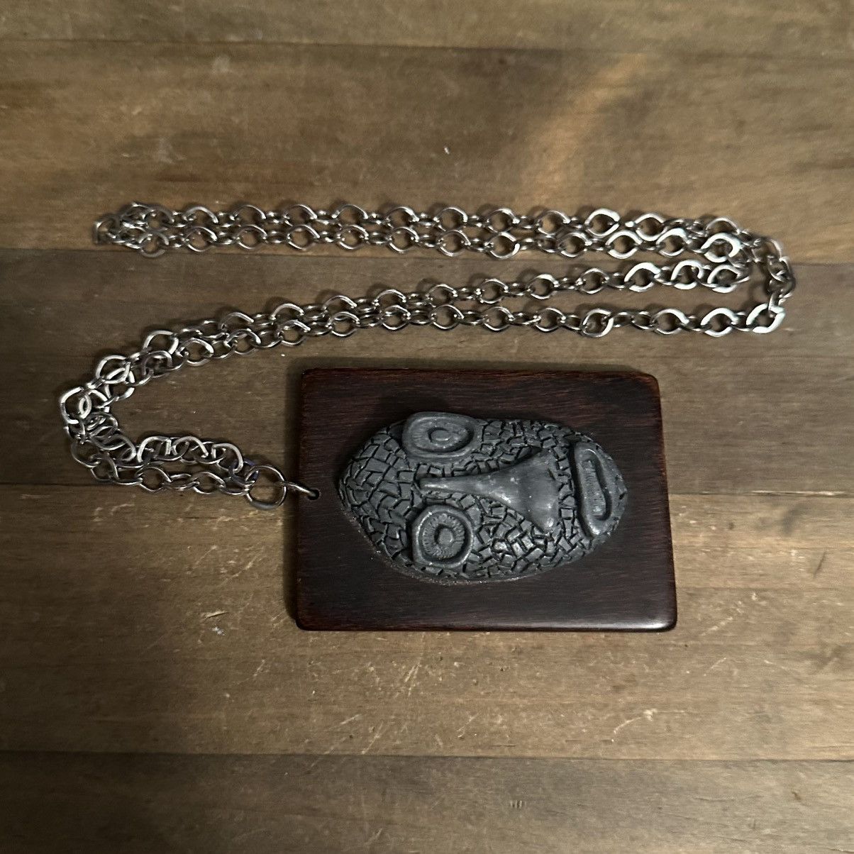 Vintage Vintage resin Mayan face plaque pendant necklace Size ONE SIZE - 2 Thumbnail
