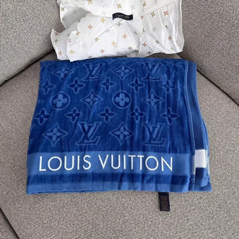 Louis Vuitton Louis Vuitton Blue Velvet Beach Towel Bath Towel Size ONE SIZE - 5 Thumbnail