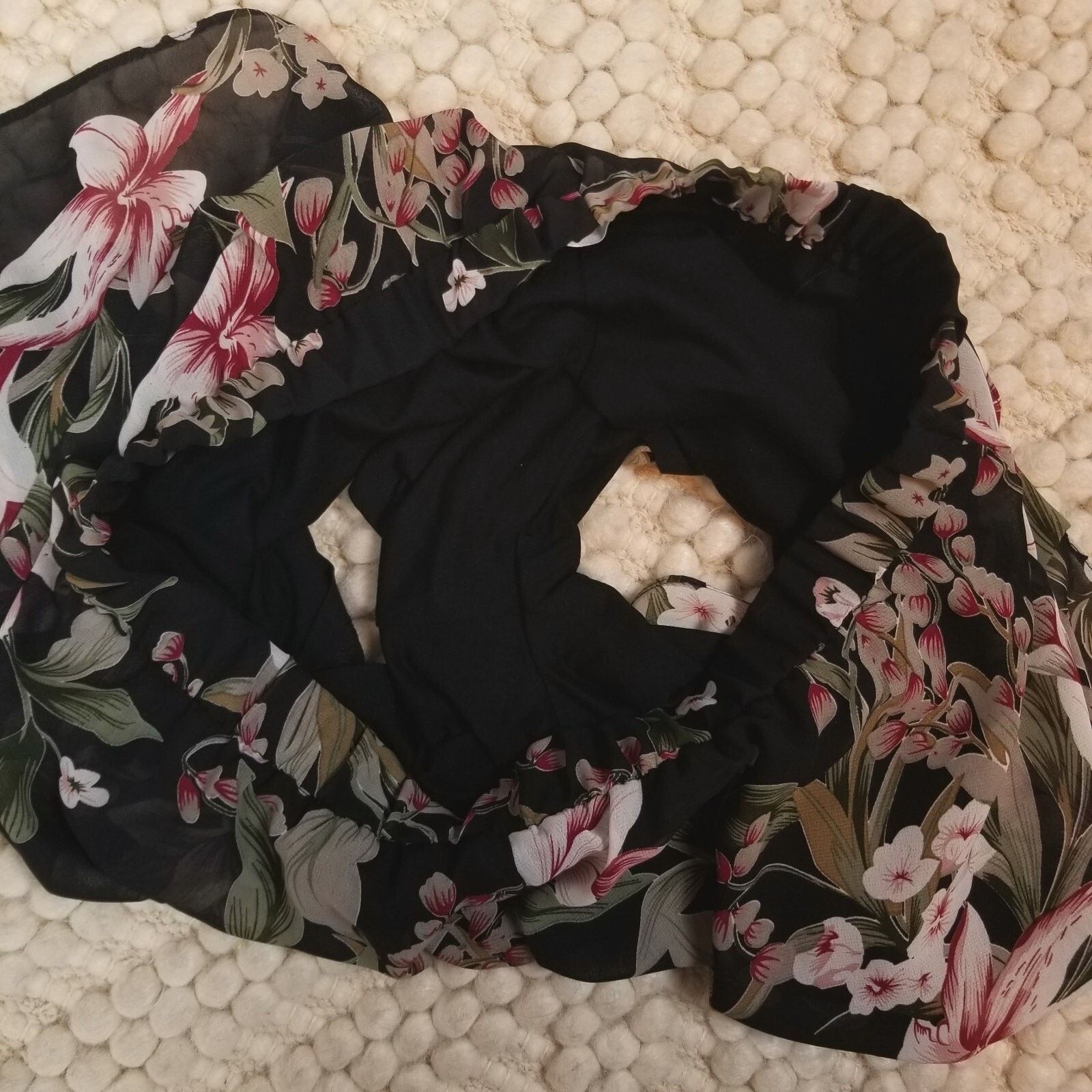 Other NWOT Ida Sjostedt Corinne Chiffon Shorts Black Floral EU 38 Size 30" / US 8 / IT 44 - 7 Thumbnail