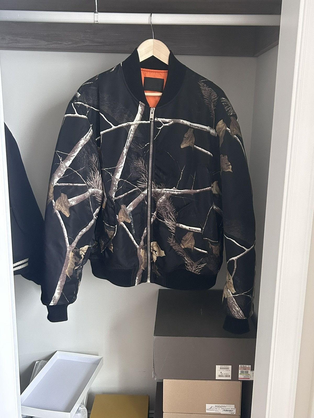Alexander Wang Alexander wang black wood camo bomber jacket size L Size US L / EU 52-54 / 3 - 2 Thumbnail