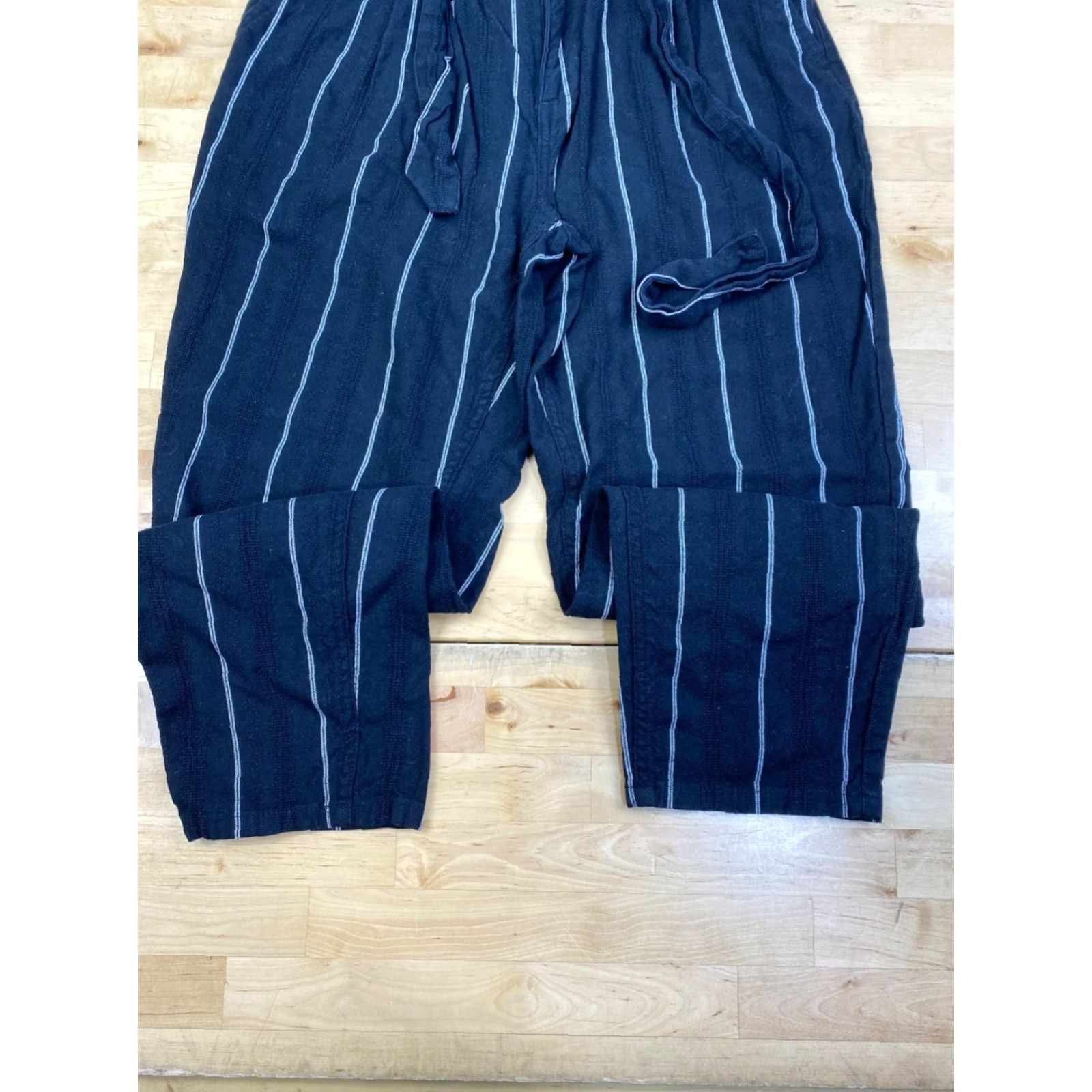 Vintage WHO WHAT WEAR Pants Womens 2 Black Pinstrip High Waist Casual Belted Tapered Ankle City Preppy Mens? No—Women Size 26" / US 2 / IT 38 - 2 Thumbnail