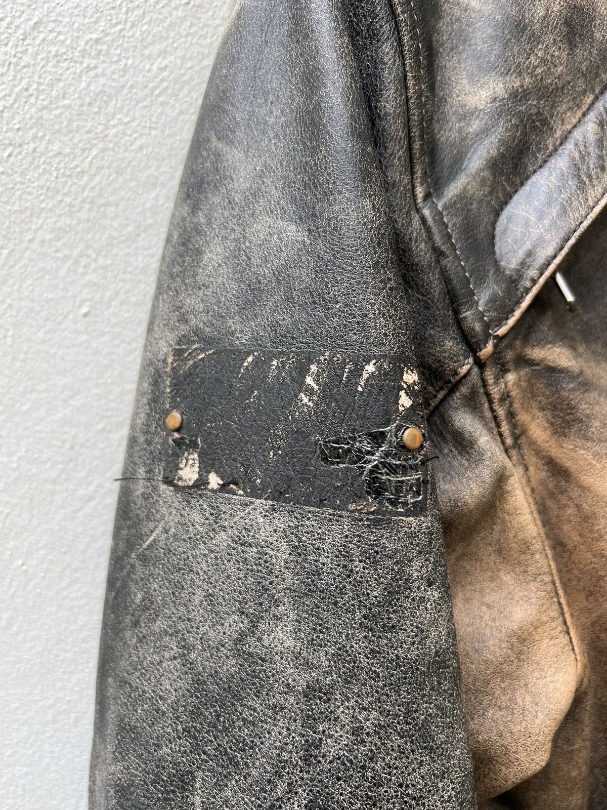 Leather Vintage Triumph Motorcycles Fade Patina Leather Jacket Size US L / EU 52-54 / 3 - 14 Thumbnail