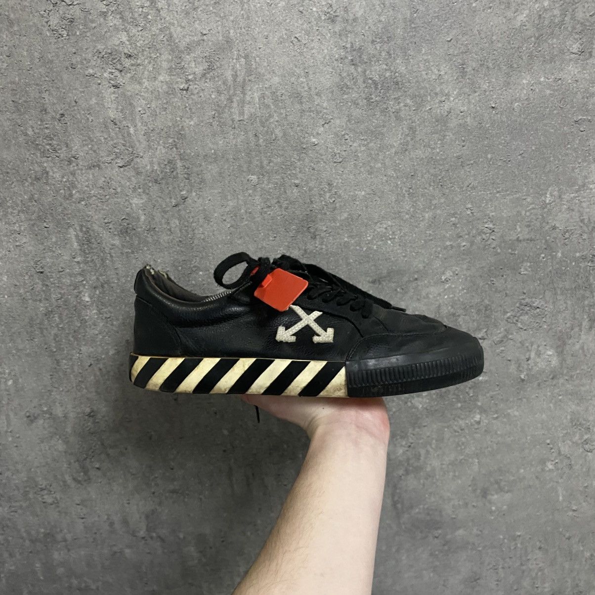 Off-White Off White Vulcanized Leather Arrows Low Top Black Sneakers Size US 11 / EU 44 - 3 Thumbnail