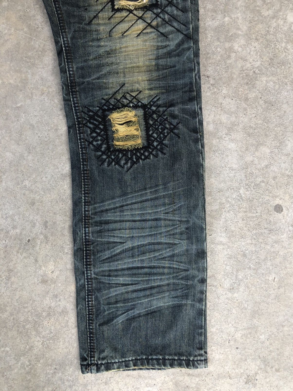 Who Decides War Japanese Kouyizu Distressed Jeans Patchwork Size US 32 / EU 48 - 7 Thumbnail