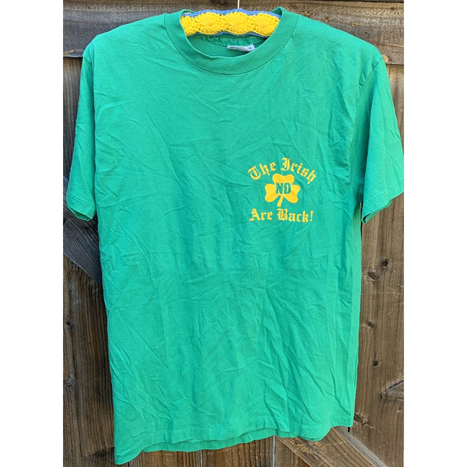 Hanes VINTAGE The Irish Are Back ND Notre Dame T Shirt Single Stitch USA Made Size L Mens Green 1980s Graphic Tee Shirt Size US L / EU 52-54 / 3 - 4 Thumbnail