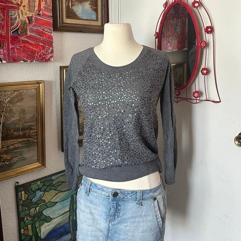 Old Navy old navy grey sequin long sleeve knit shirt Size S / US 4 / IT 40 - 1 Thumbnail