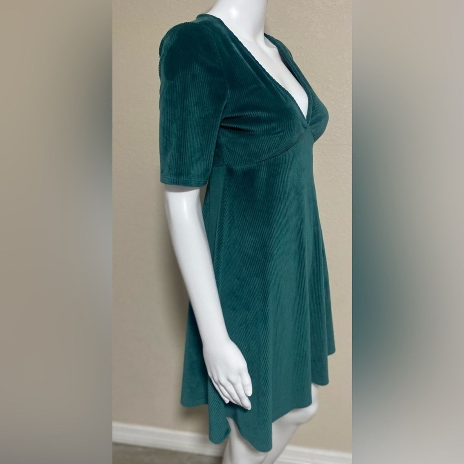 Other ModCloth | Solid Velvet Mini V Neck Holiday Party Dress | XS Size XS / US 0-2 / IT 36-38 - 3 Thumbnail
