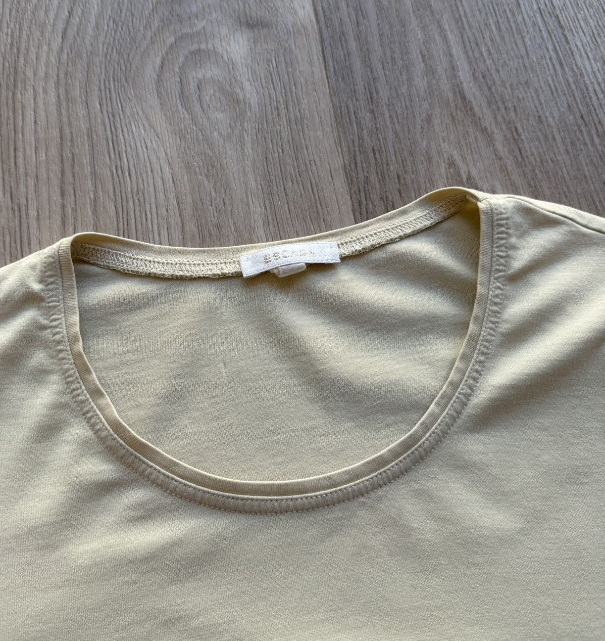 Escada Vintage Escada Beige T-Shirt Tee Size M / US 6-8 / IT 42-44 - 3 Thumbnail