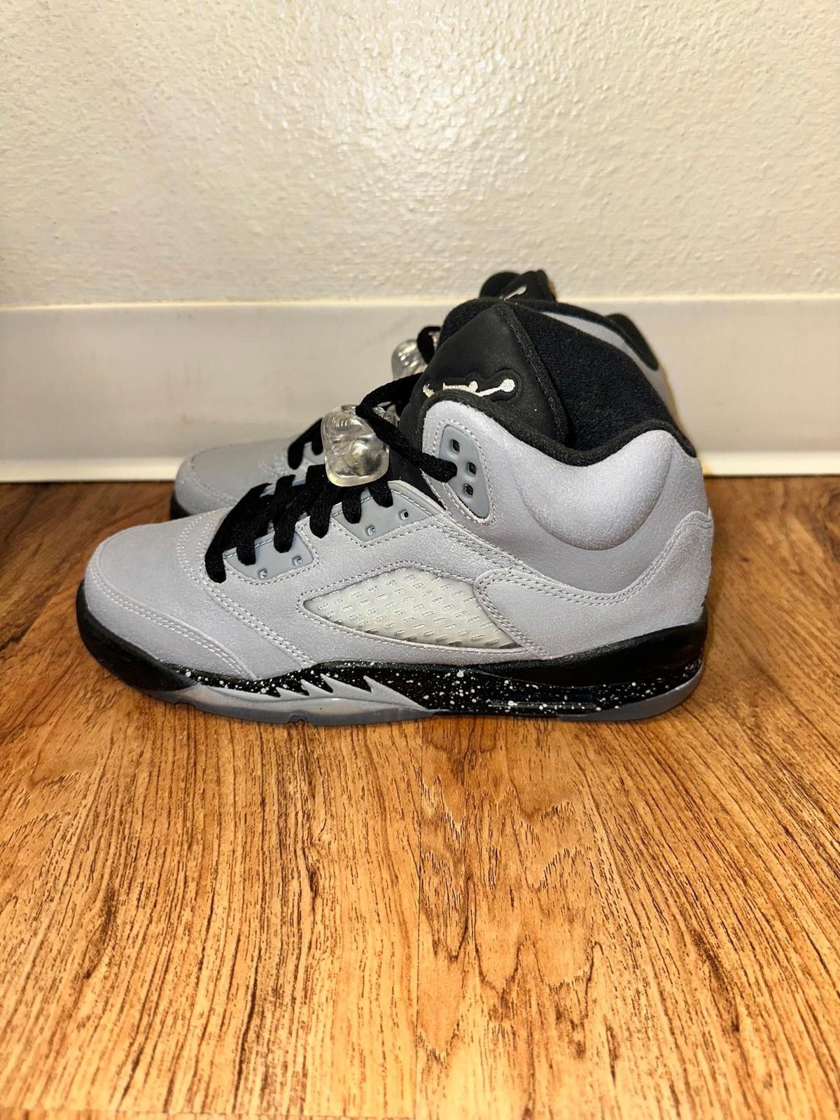 Jordan Brand Jordan 5 Retro Wolf Grey (GS) Size US 5 / EU 37 - 3 Thumbnail