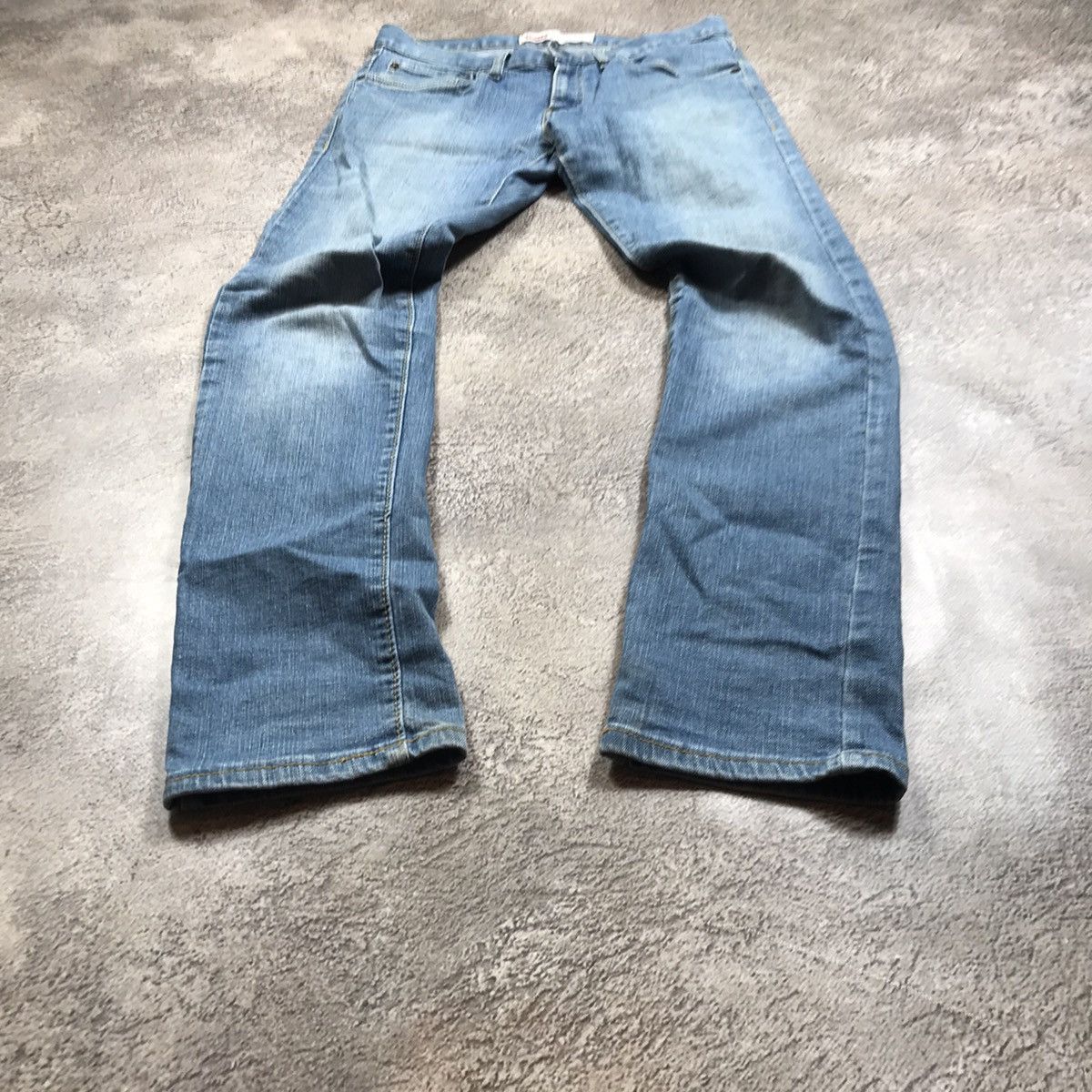 Vintage Vintage 90s Levi's Baggy Distressed Jeans Grunge Thrashed 29 Size US 29 - 1 Thumbnail