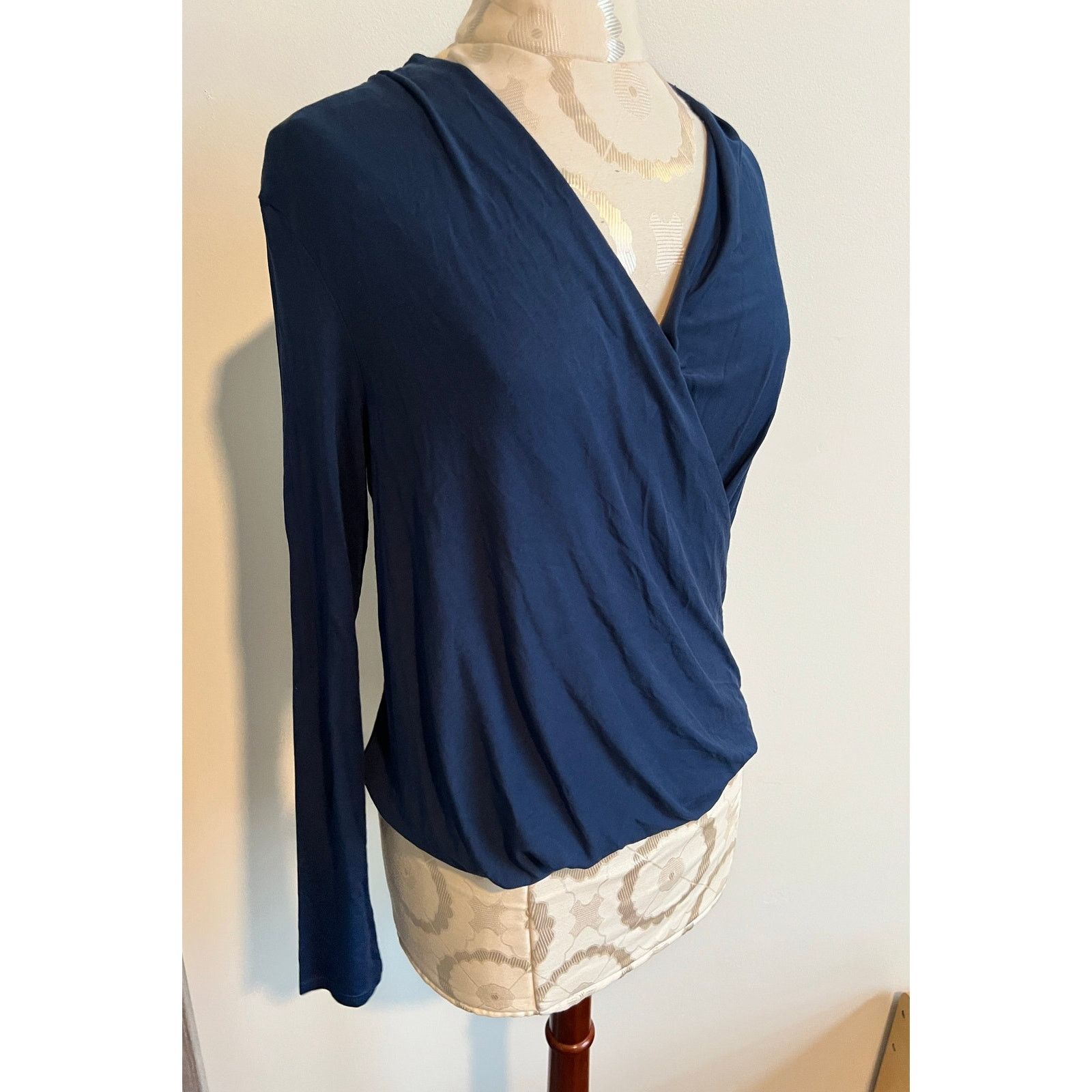 Krisa Revolve Krisa V-neck Long Sleeve Wrap Blouse Small Size S / US 4 / IT 40 - 2 Thumbnail