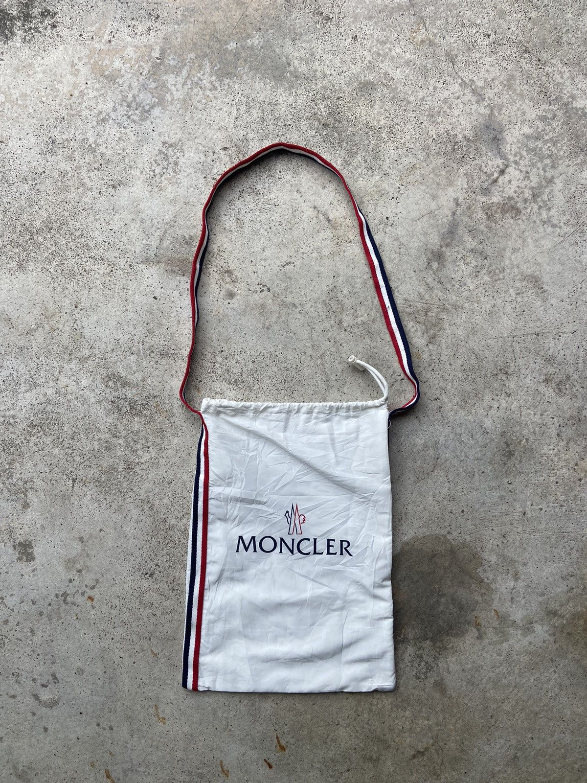 Moncler Moncler Drawstring Crossbody Bag Size ONE SIZE - 1 Thumbnail