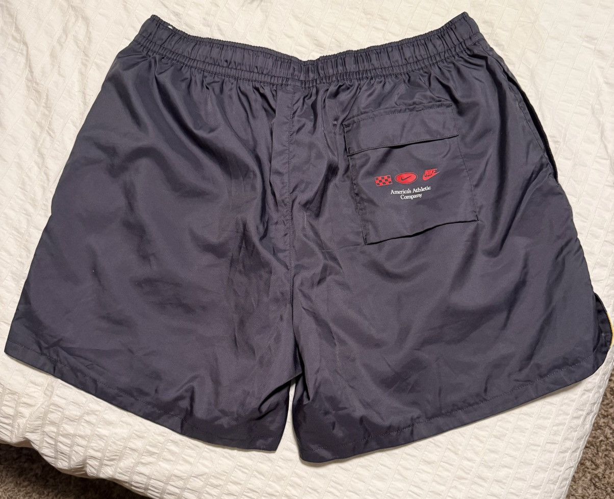 Nike Flame Sportswear Shorts Size US 36 / EU 52 - 4 Thumbnail