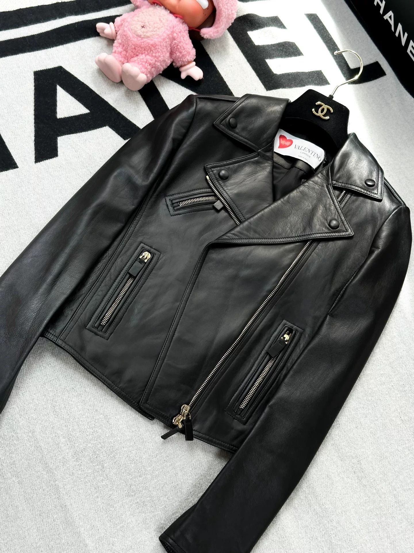 Valentino Valentino Black Leather Short Jacket Size US S / EU 44-46 / 1 - 1 Thumbnail