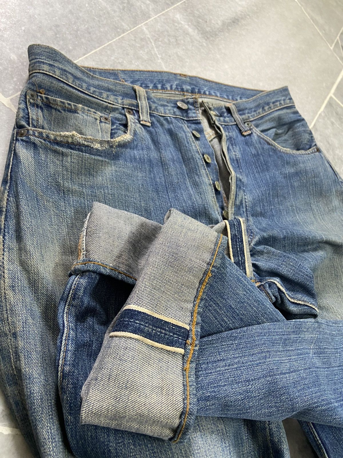 Levi's Vintage 70s Levis 501 BIG E Selvedge Button #6 denim Jeans Size US 32 / EU 48 - 3 Thumbnail