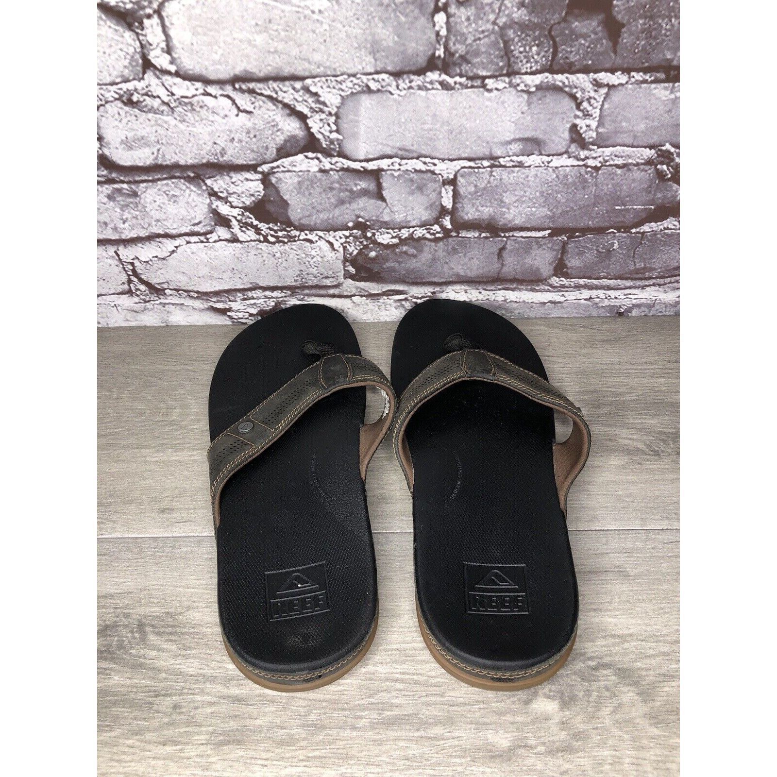 REEF Reef Gray Synthetic Flip-Flops ￼Casual Beach Sandals Men Sz Size US 11 / EU 44 - 16 Thumbnail