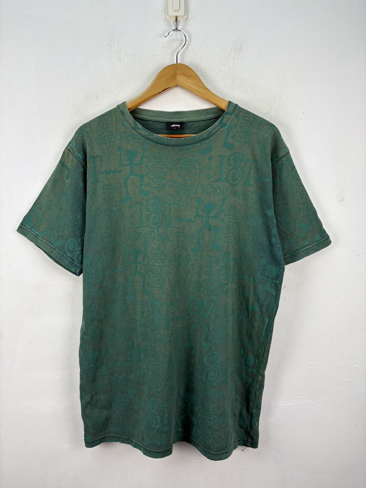 Stussy Stussy Vintage Y2K Stickman Tribal Fullprint Tshirt Sunfaded Size US L / EU 52-54 / 3 - 2 Thumbnail
