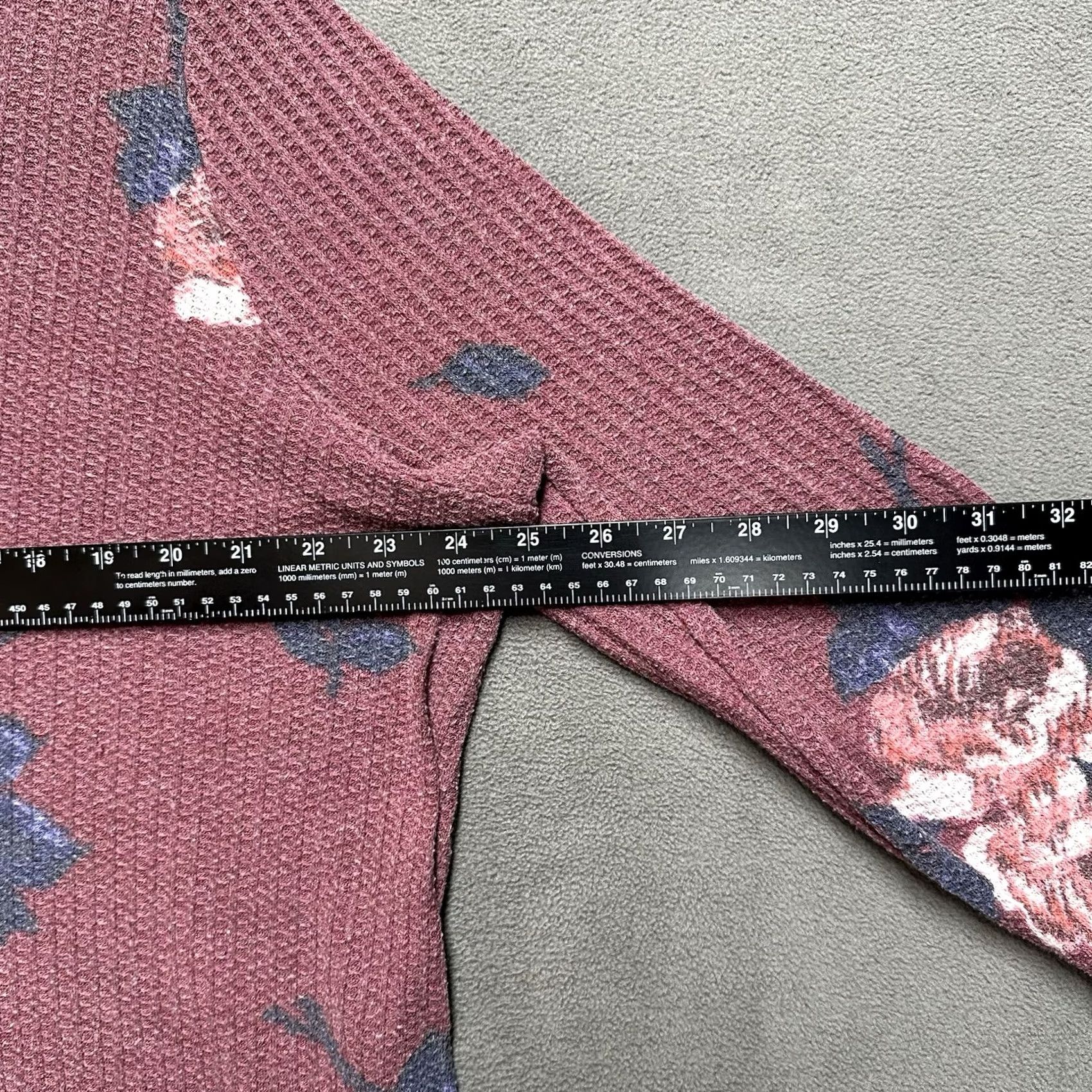 Vintage Maurices T-Shirt Womens 2XL Mauve Floral Print Waffle Knit Thermal Casual Side Slit Long Sleeve Round Neck Pullover Fall Winter Spring Size XXL / US 16-18 / IT 52-54 - 4 Thumbnail