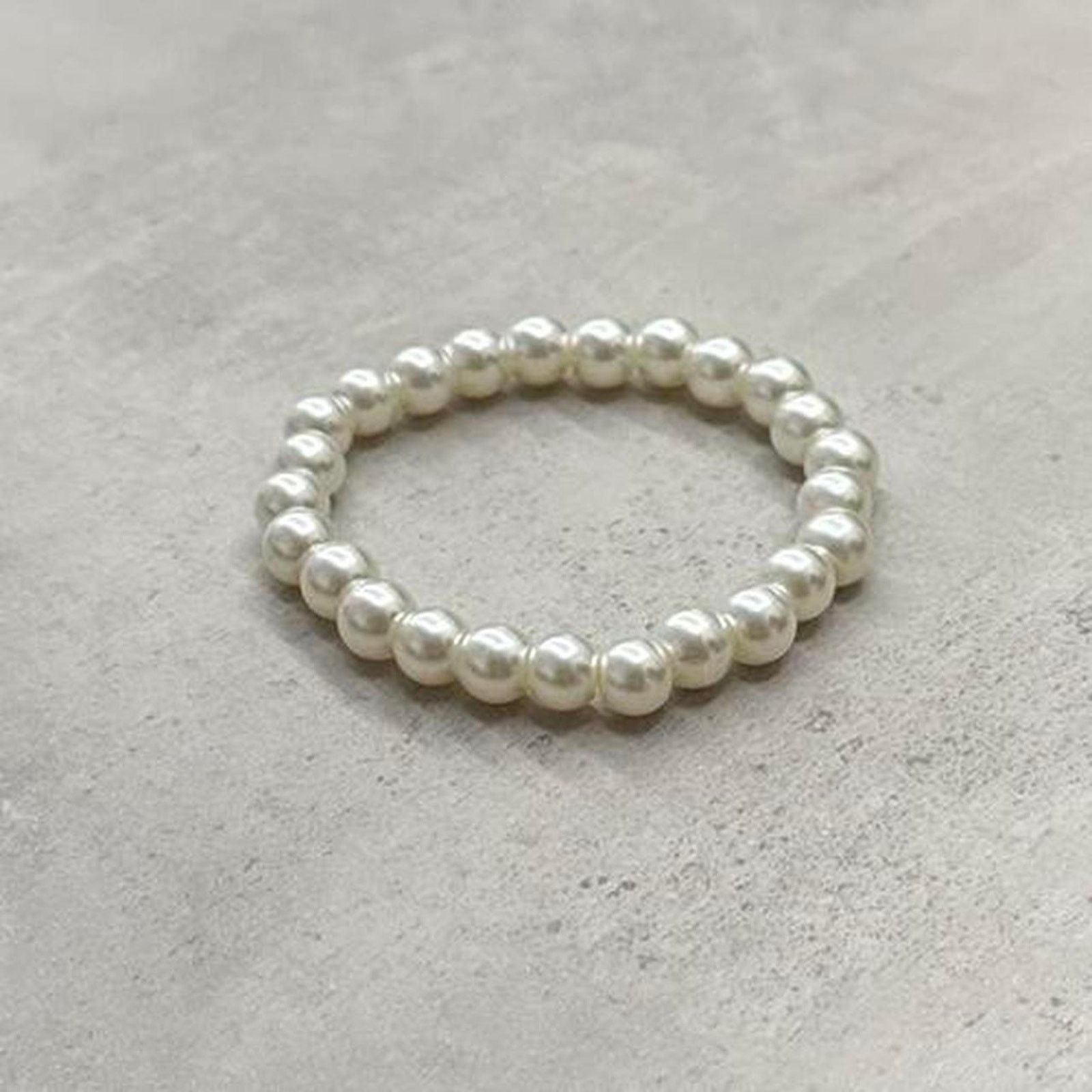Vintage Vintage Style White Pearl Charm Bracelet Size ONE SIZE - 1 Thumbnail