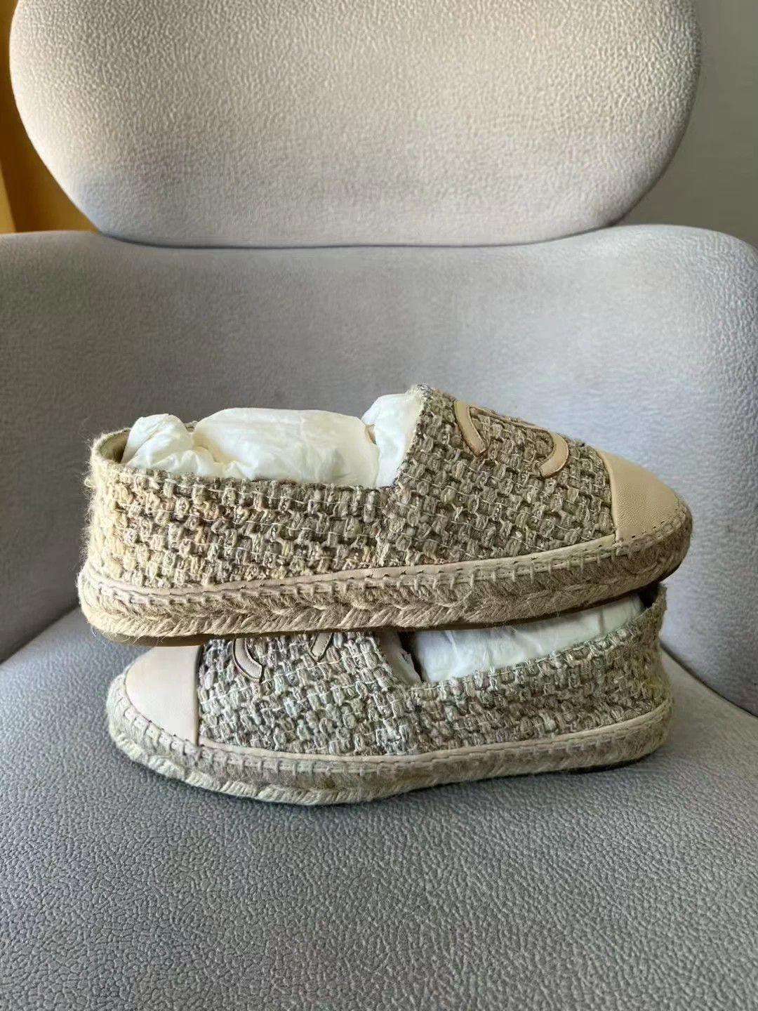Chanel Chanel 2021ss milk tea boat shoes 38 99new w/ box & accs Size US 7 / IT 37 - 5 Thumbnail