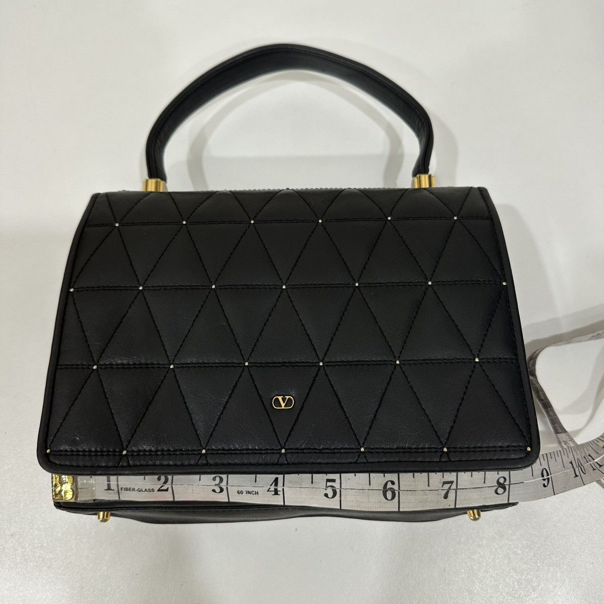 Valentino ‼️LD‼️ VALENTINO GARAVANI QUILTED VLOGO GOLD HARDWARE HANDBAG Size ONE SIZE - 8 Thumbnail