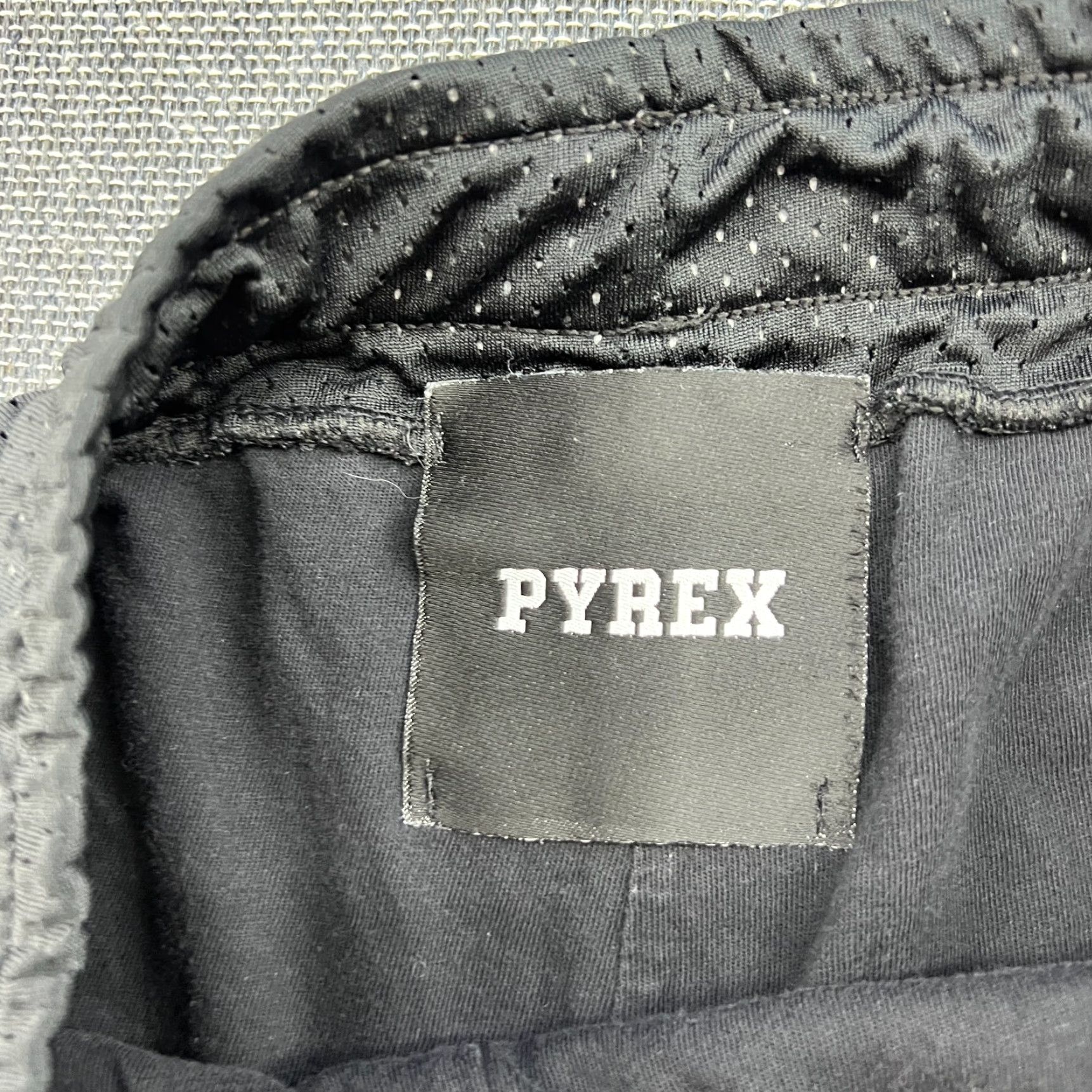 Vintage PYREX Vision Virgil Abloh Mens Shorts XS Black Athletic Drawstring Lightweight Quick Dry Water Resistant Basketball Size US 27 - 7 Thumbnail
