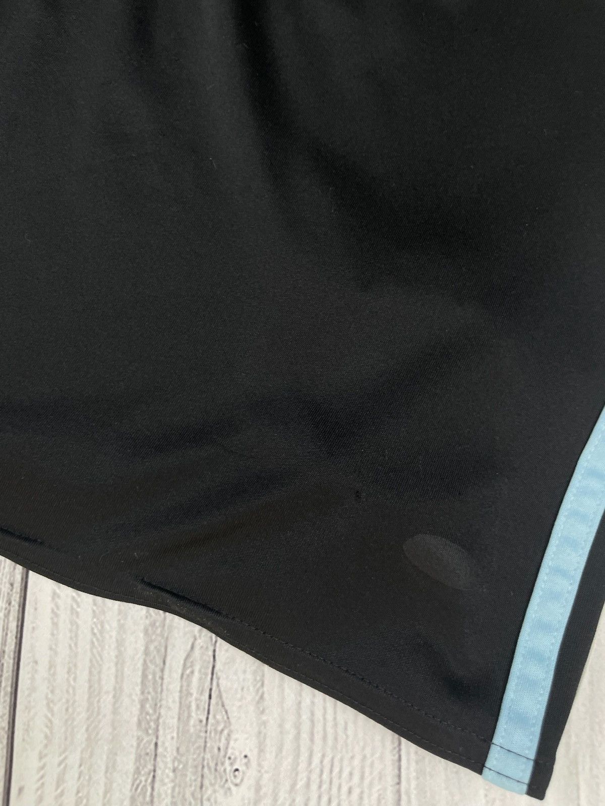 Adidas Vintage adidas Argentina soccer shorts rare size M Size US 32 / EU 48 - 8 Thumbnail