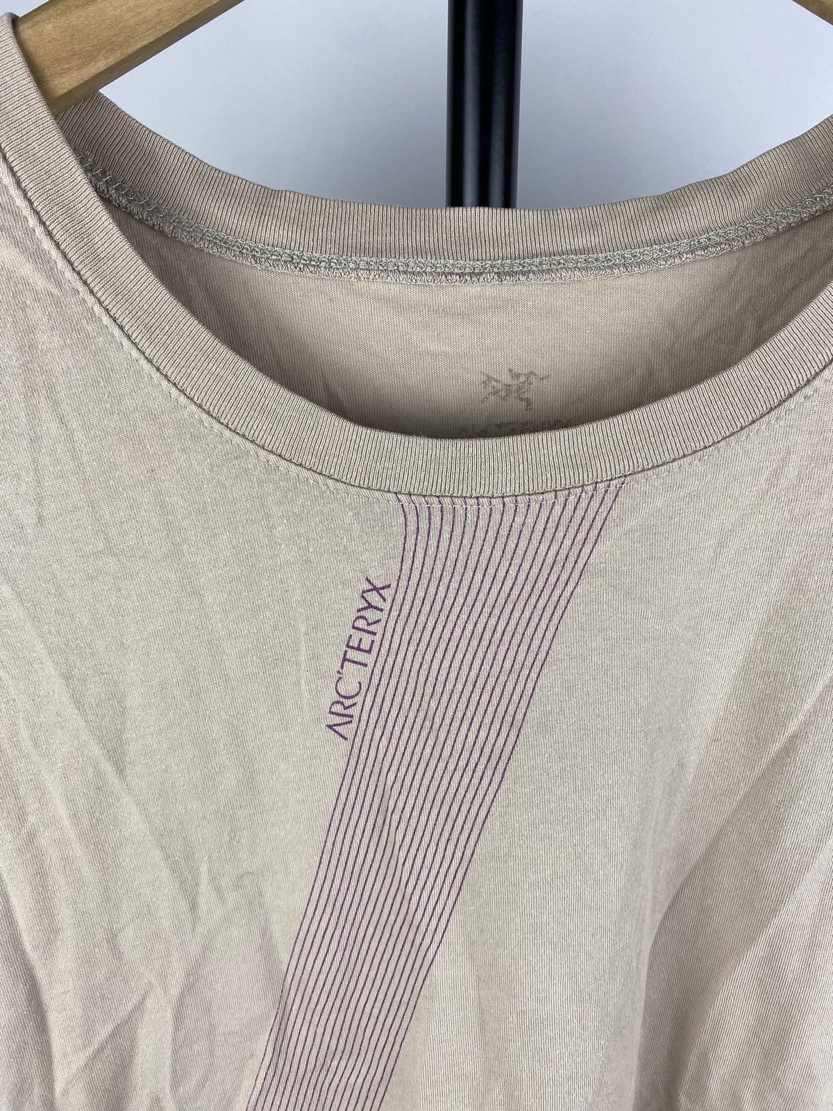 Arc'teryx × Vintage Vntg Arcteryx Beige Womens Gorpcore T Shirt Small Size S / US 4 / IT 40 - 2 Thumbnail