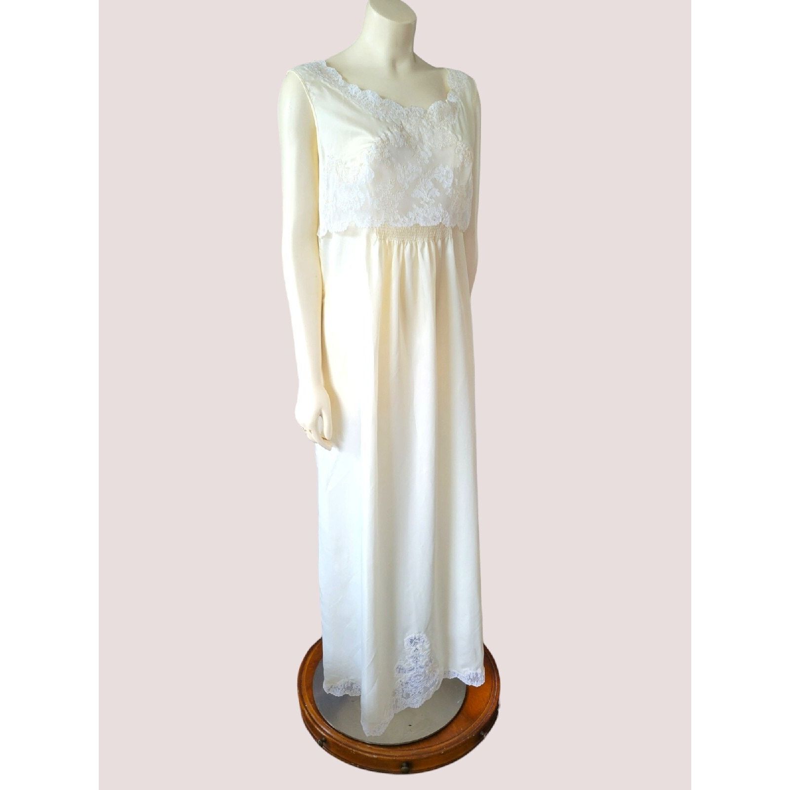 Dior Vintage Christian Dior Silk Blend Nightgown W Lace Size 36 Size ONE SIZE - 1 Thumbnail