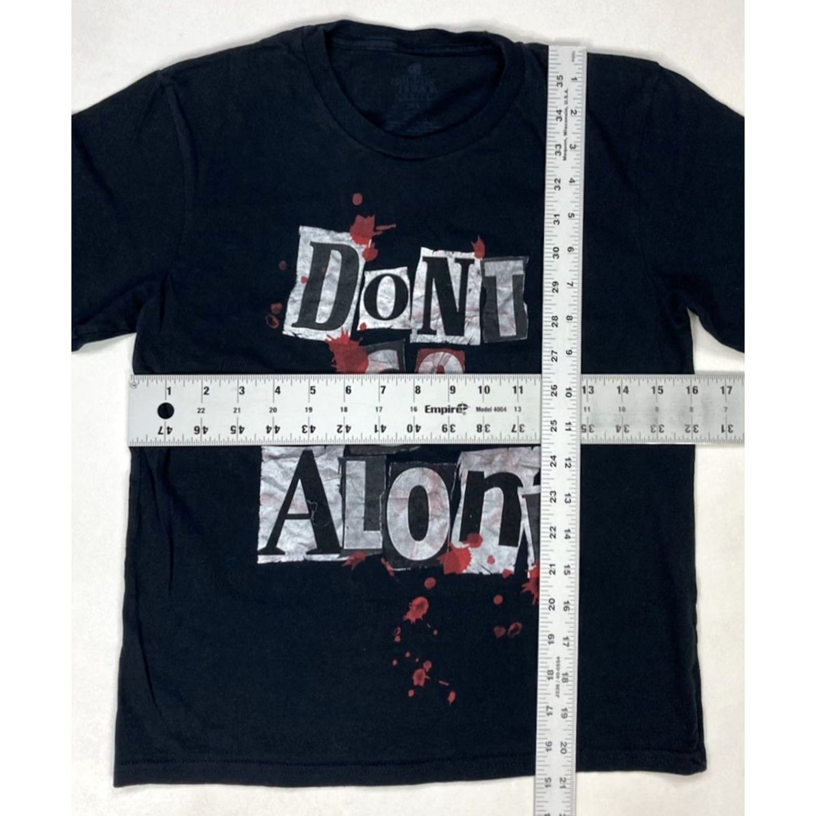 Vintage VINTAGE Universal Studios Halloween Horror Nights Don't Go Alone T-shirt Women XXS Size XXS / US 00 / IT 34 - 5 Thumbnail