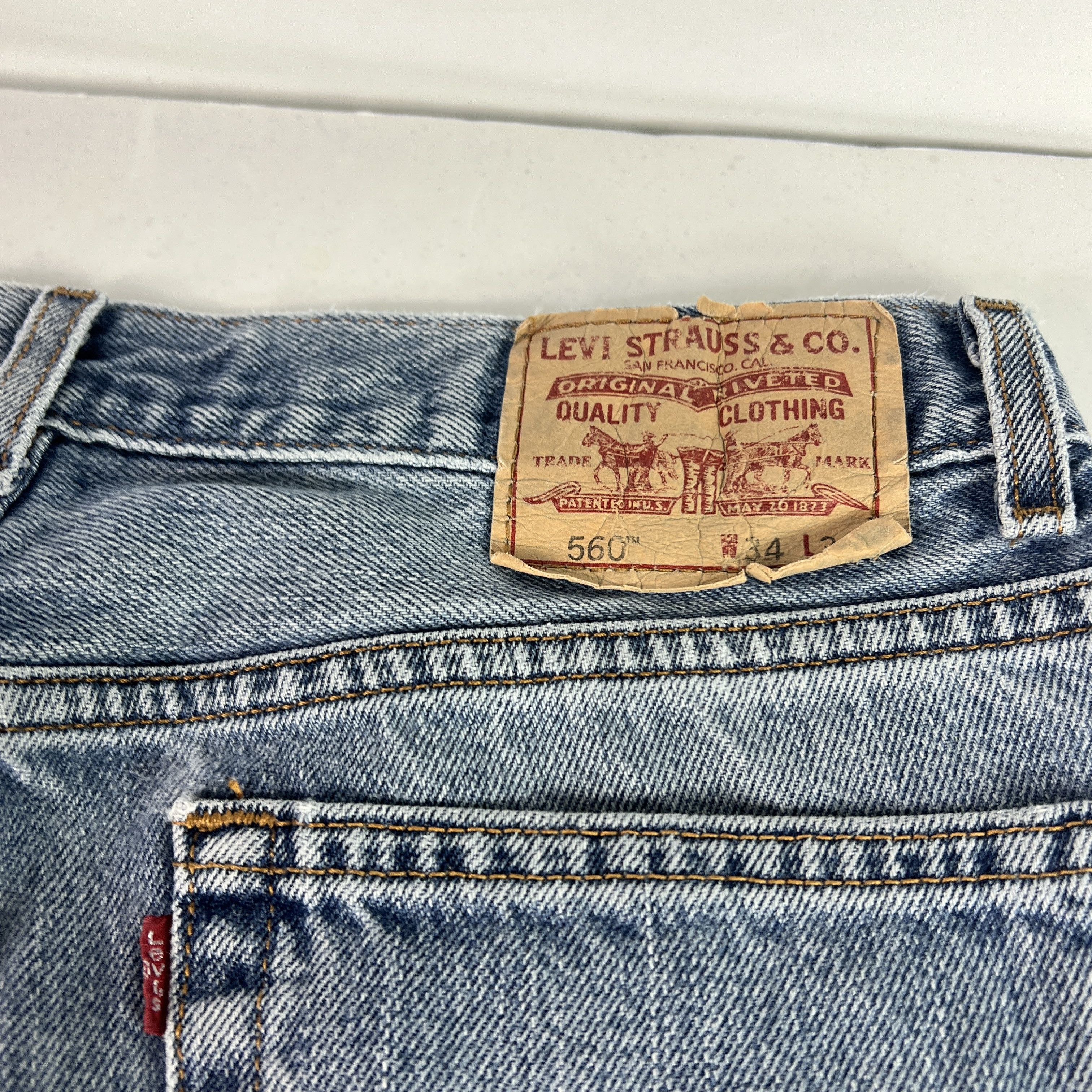 Levi's Y2K Levi's Jeans 560 Comfort Loose Fit Tapered Blue Denim Size US 33 - 15 Thumbnail