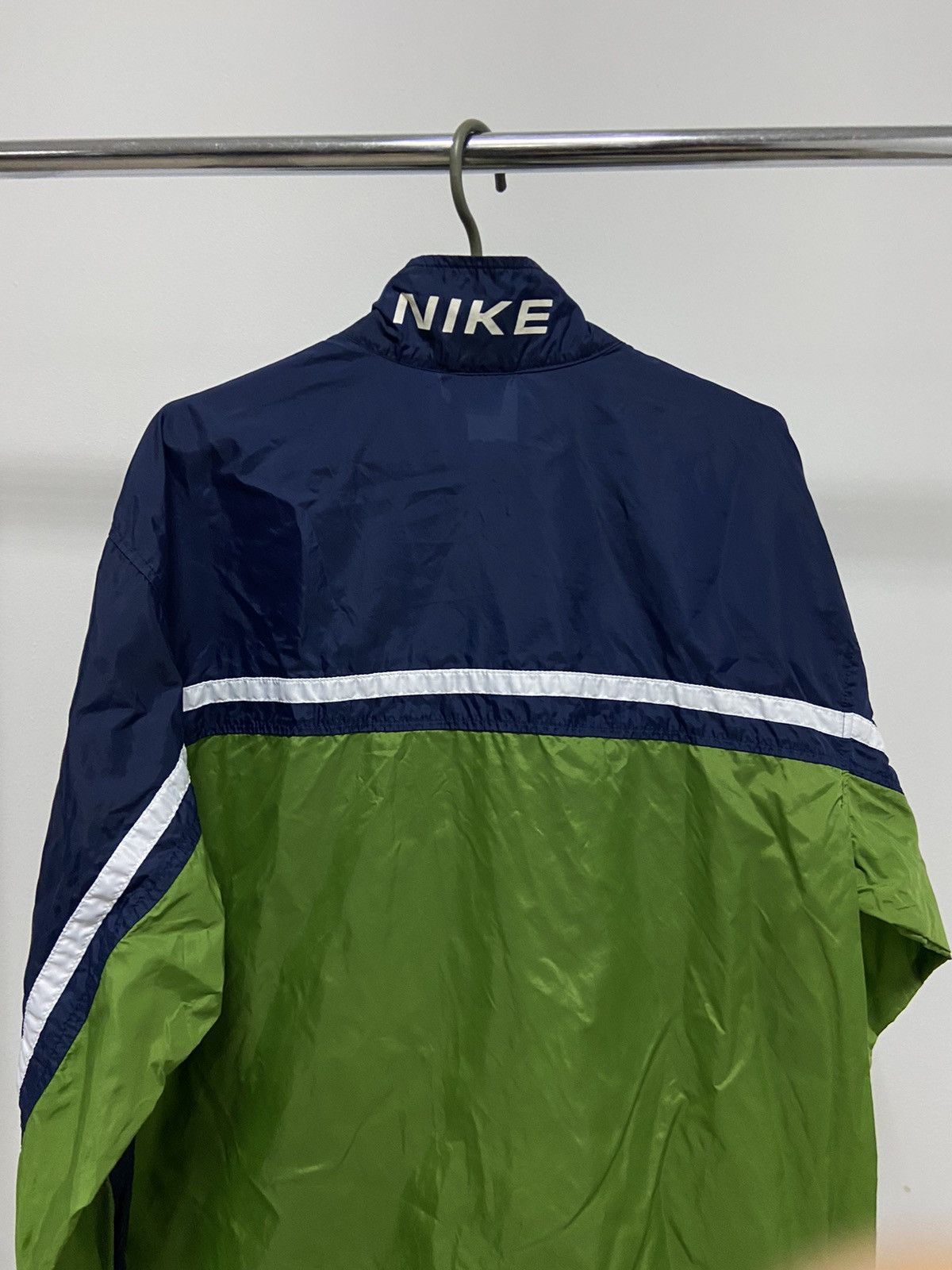 Nike × Vintage Nike Vintage Jacket Windbreaker Big Logo Swoosh Y2K Nylon Size US S / EU 44-46 / 1 - 4 Thumbnail