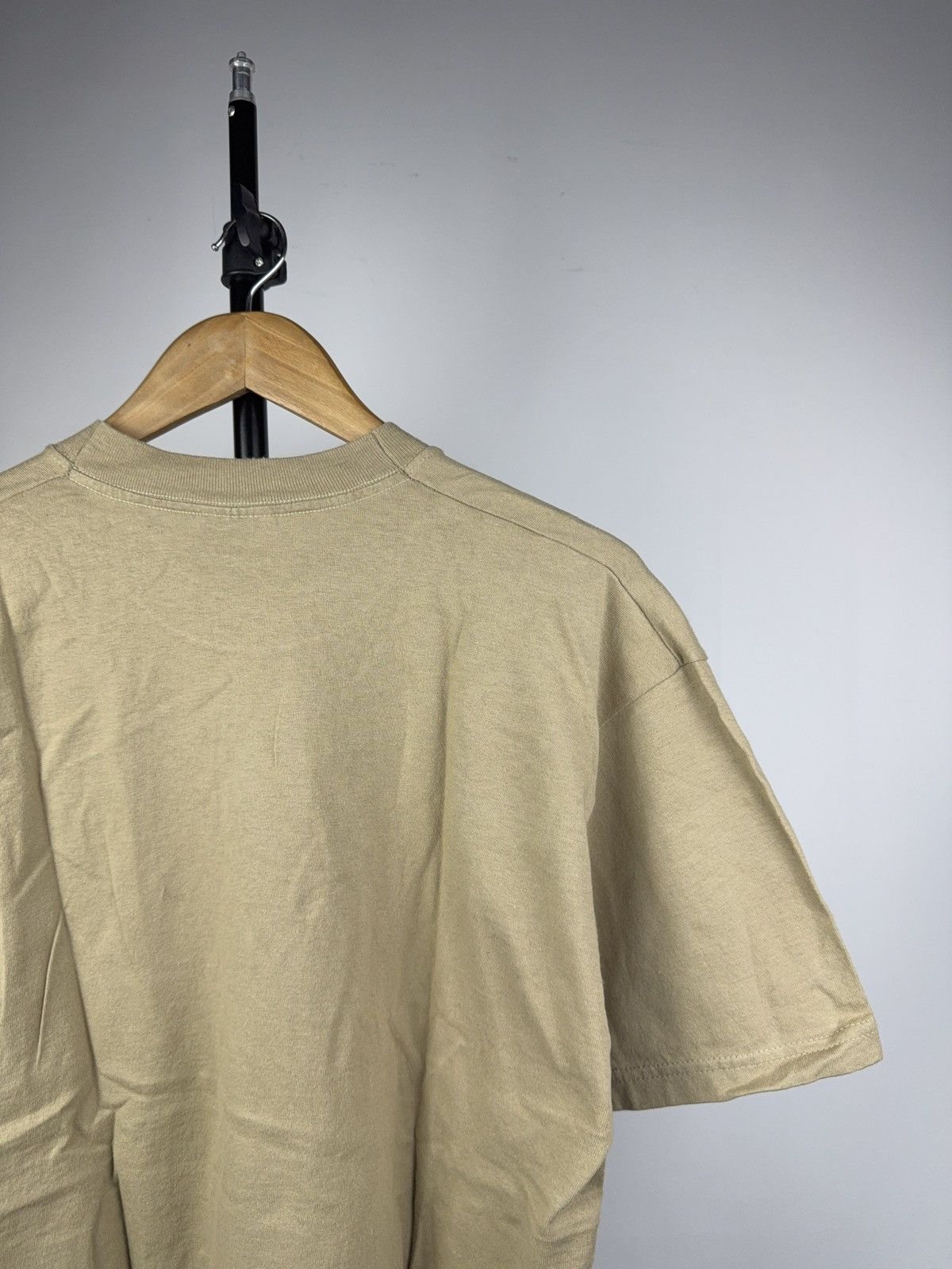 Vintage Vintage 90s Retro Wildlife Fish Print Graphic T-Shirt Beige Size US L / EU 52-54 / 3 - 8 Thumbnail