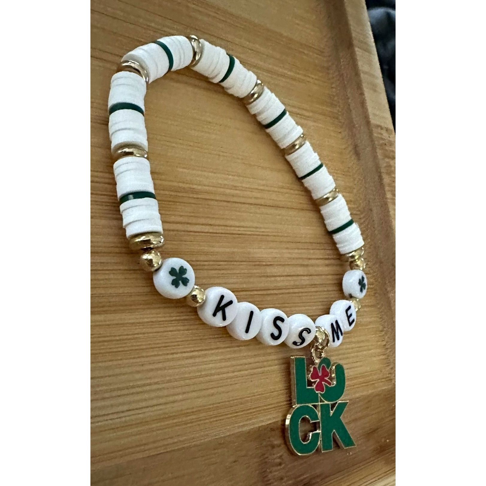 Handmade St Patricks Day Bracelet New Puka Beads Lucky Kiss Me Size ONE SIZE - 6 Thumbnail